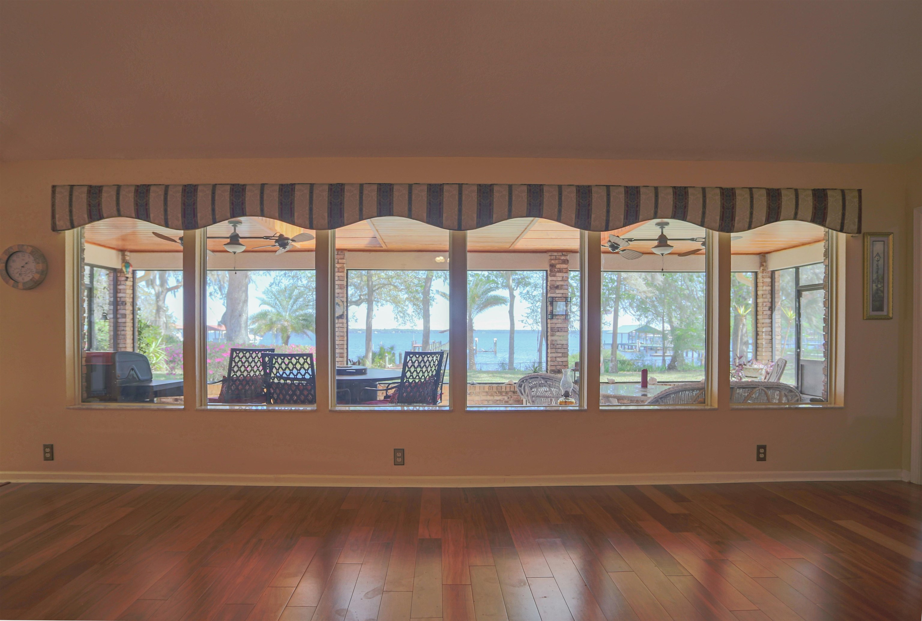 Image 31 of 94 For 524 Cedar Creek Rd