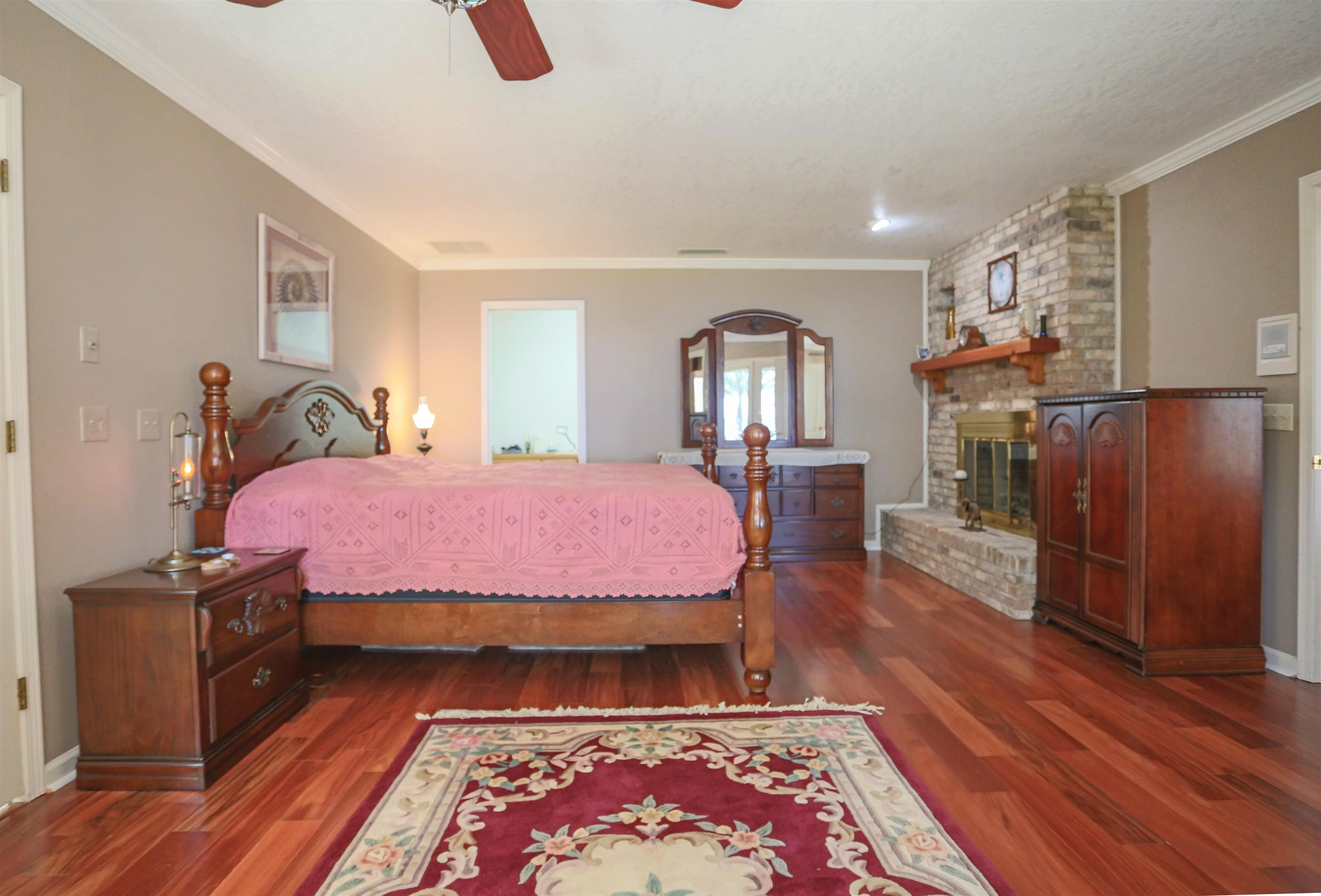 Image 42 of 94 For 524 Cedar Creek Rd