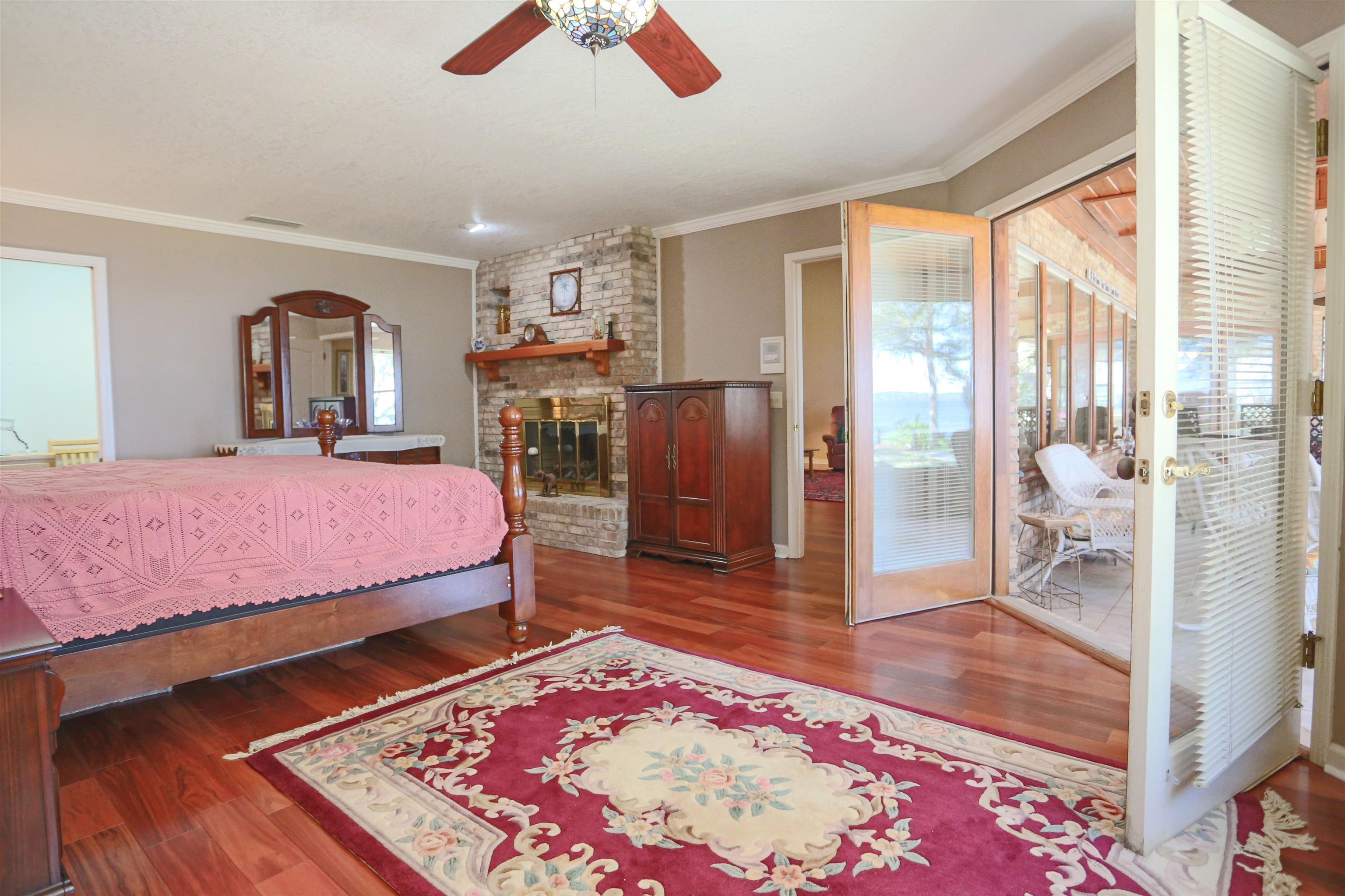 Image 43 of 94 For 524 Cedar Creek Rd