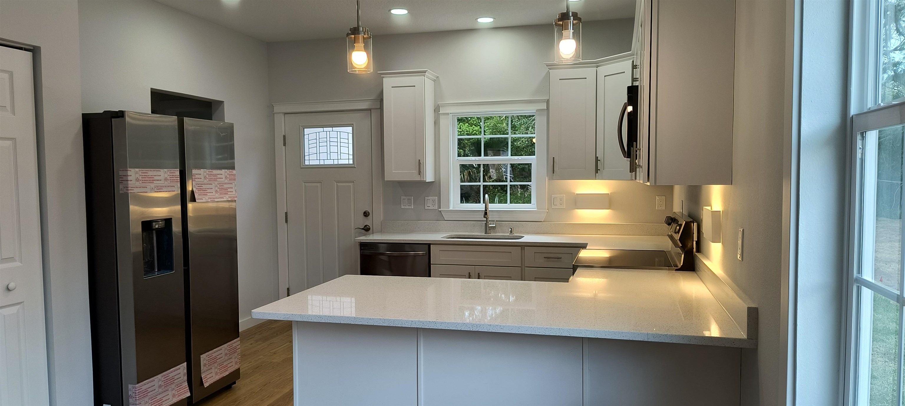 Image 13 of 37 For 98 Bruen St  