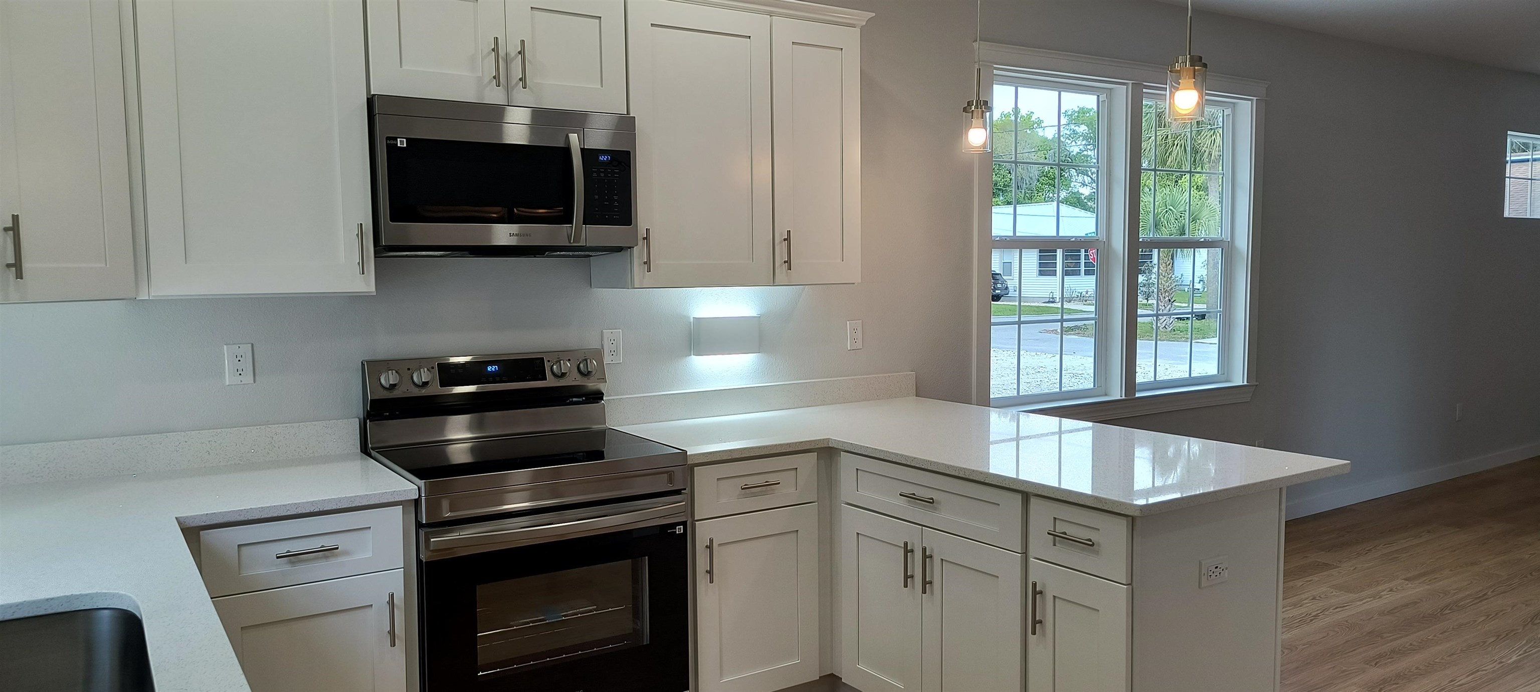 Image 15 of 37 For 98 Bruen St  