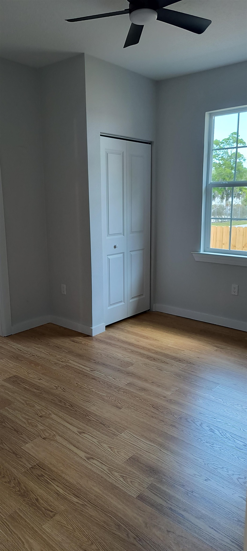 Image 26 of 37 For 98 Bruen St  