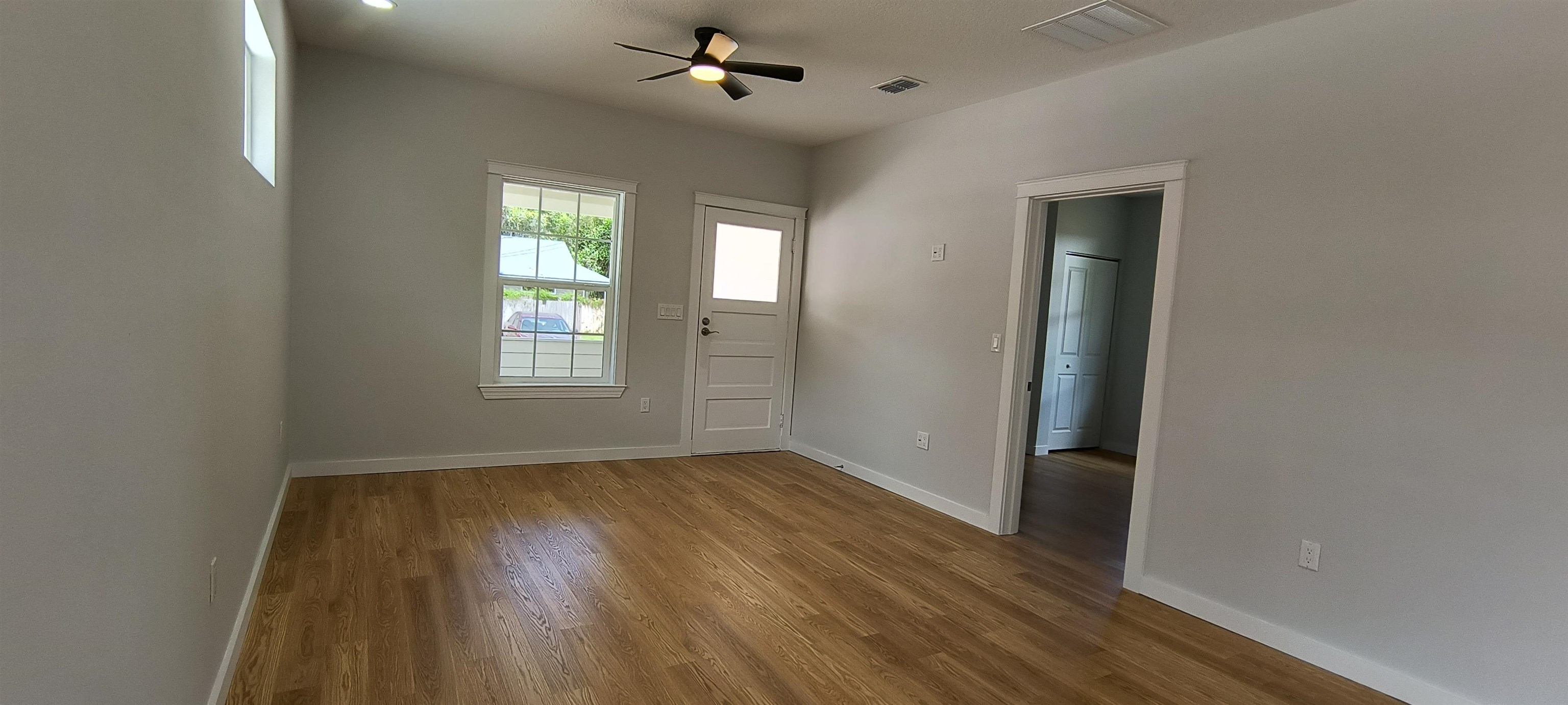 Image 4 of 37 For 98 Bruen St  