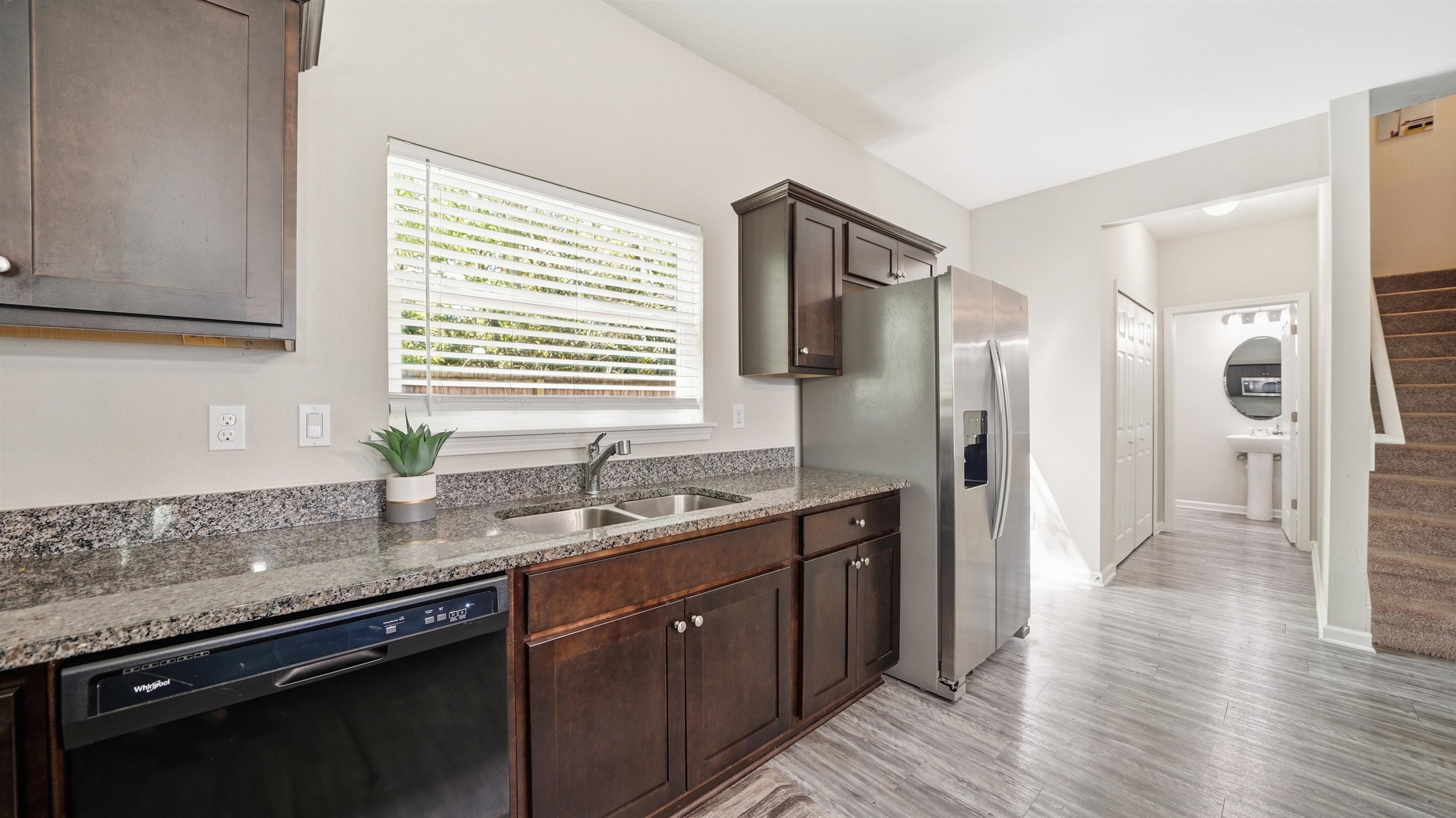 Image 14 of 50 For 241 Columbus St