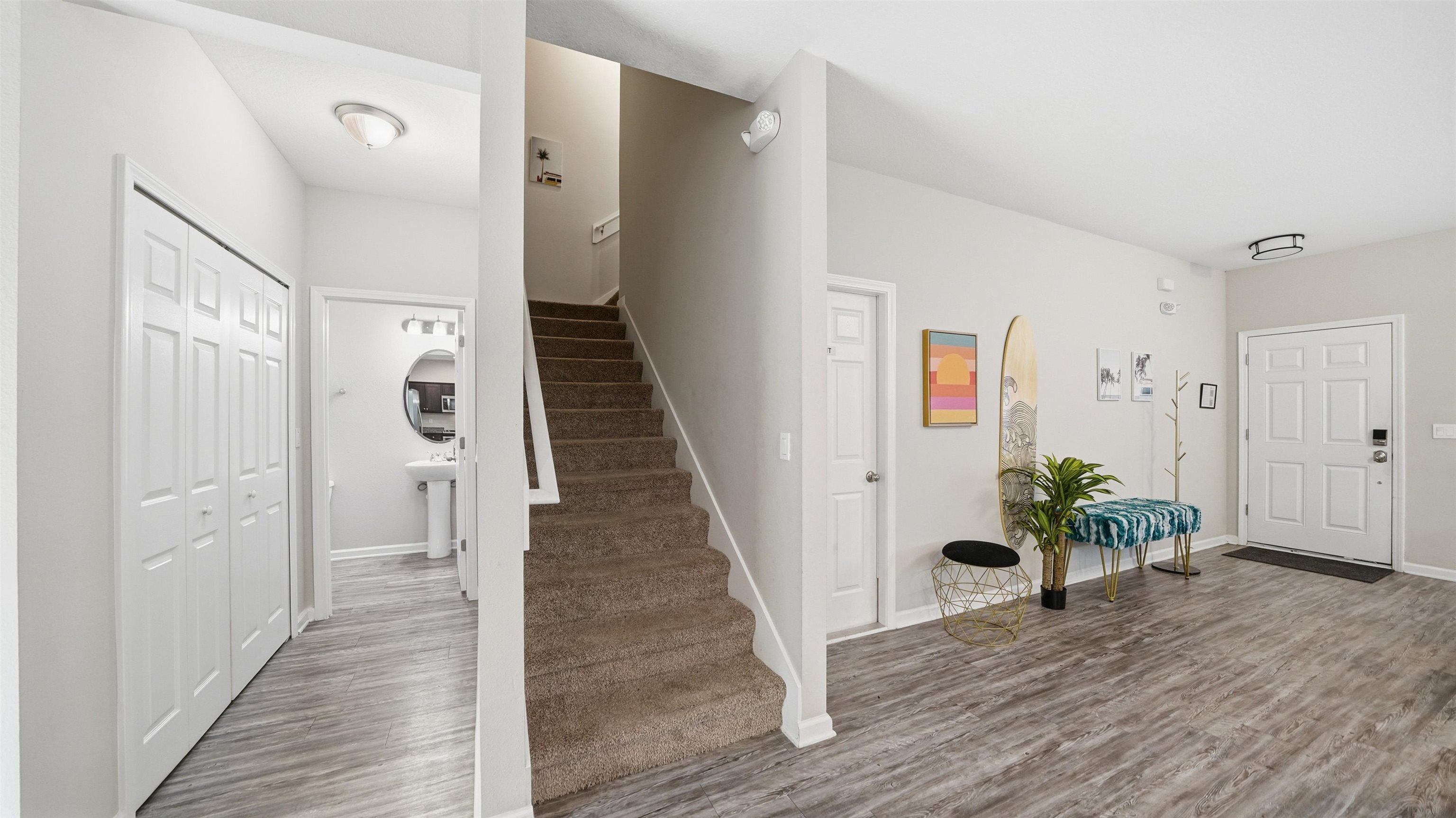 Image 15 of 50 For 241 Columbus St