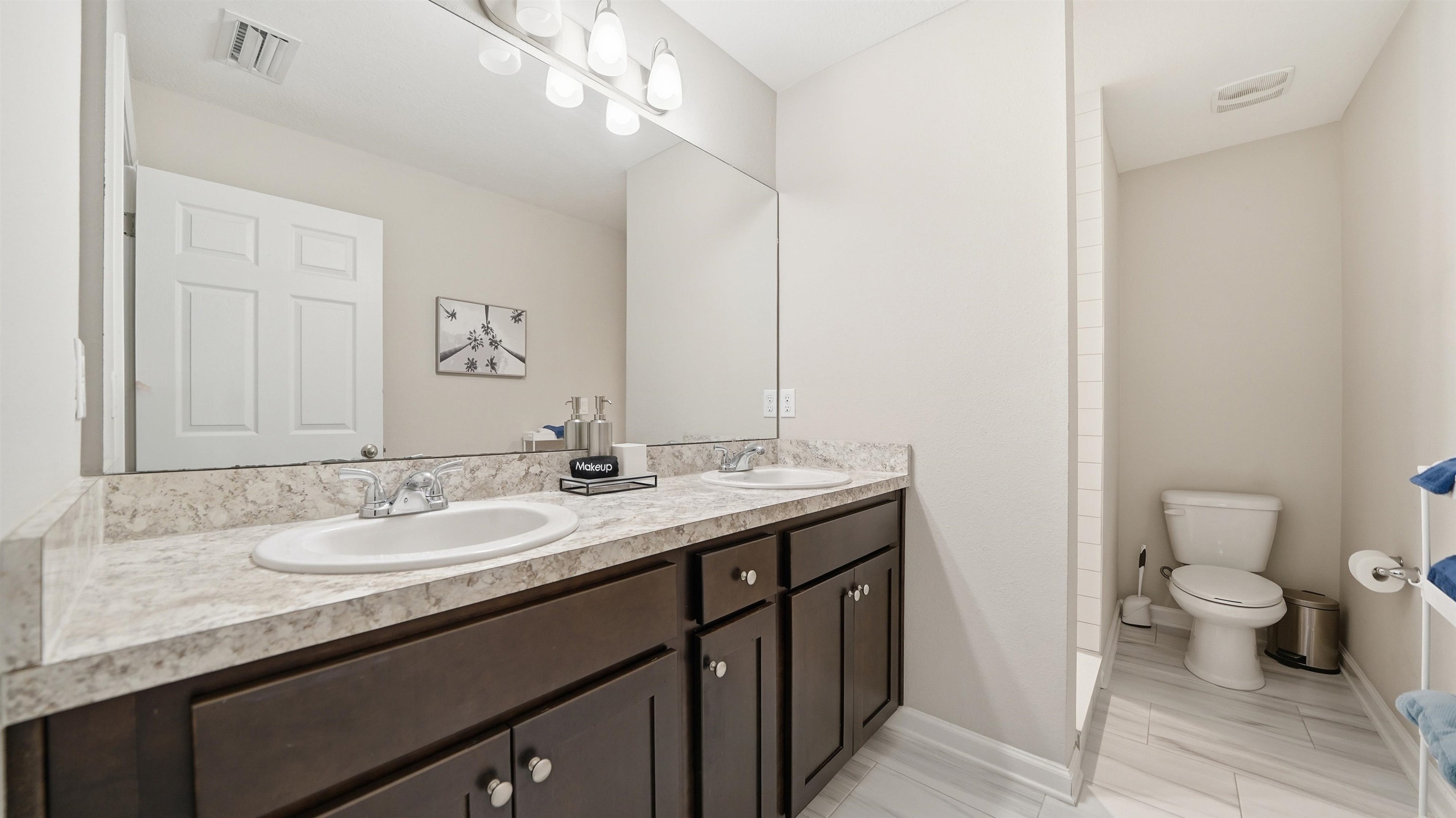 Image 21 of 50 For 241 Columbus St