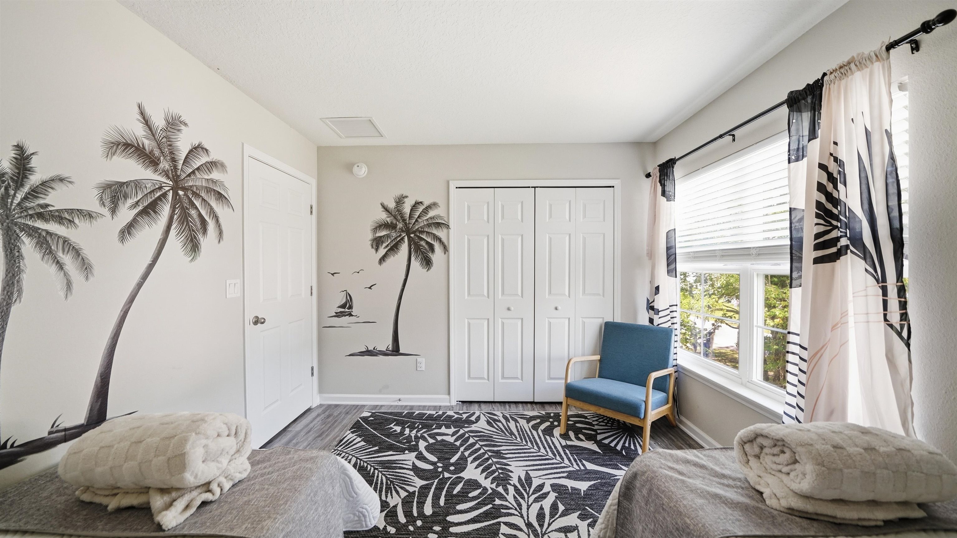 Image 31 of 50 For 241 Columbus St