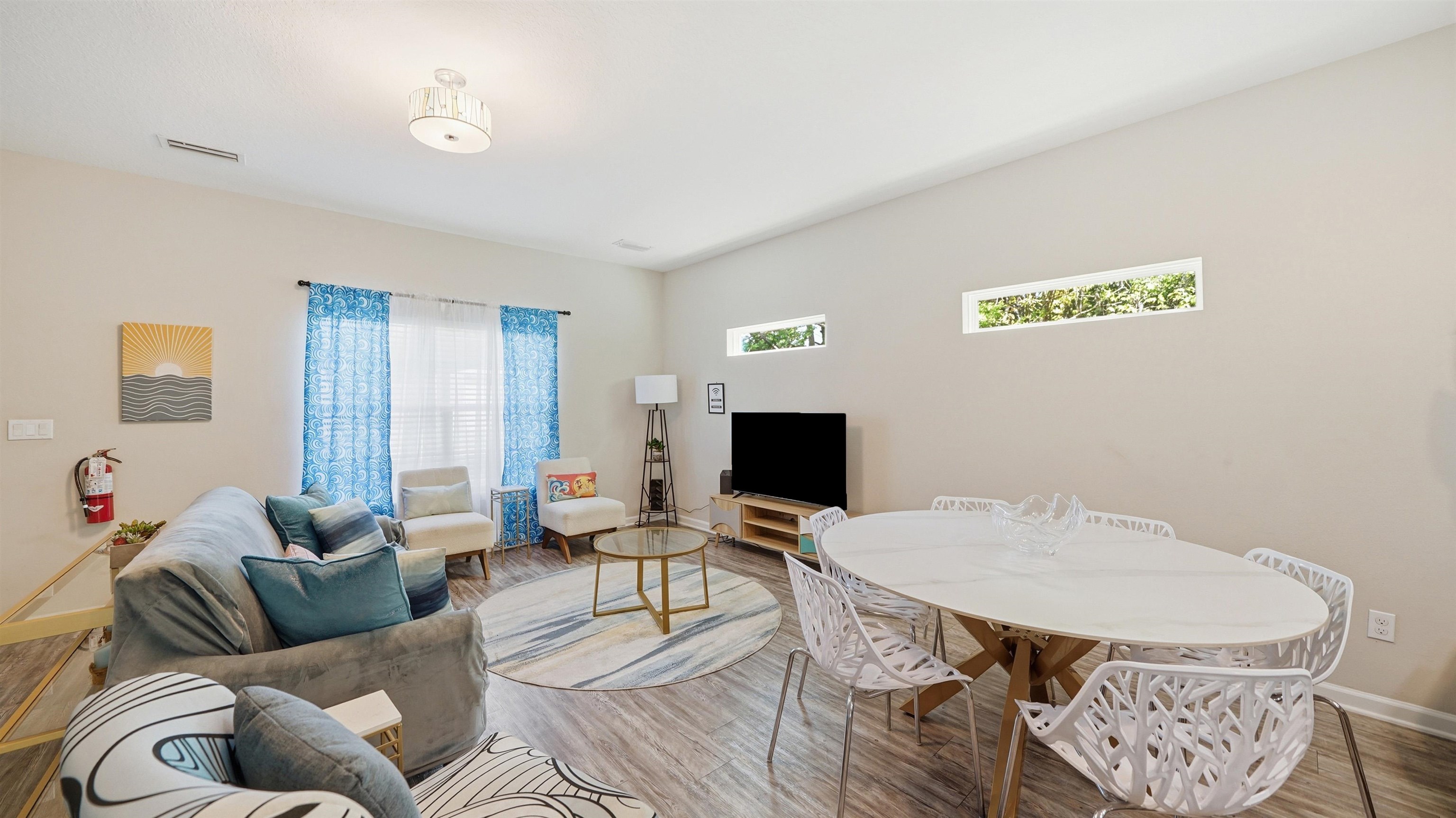 Image 4 of 50 For 241 Columbus St