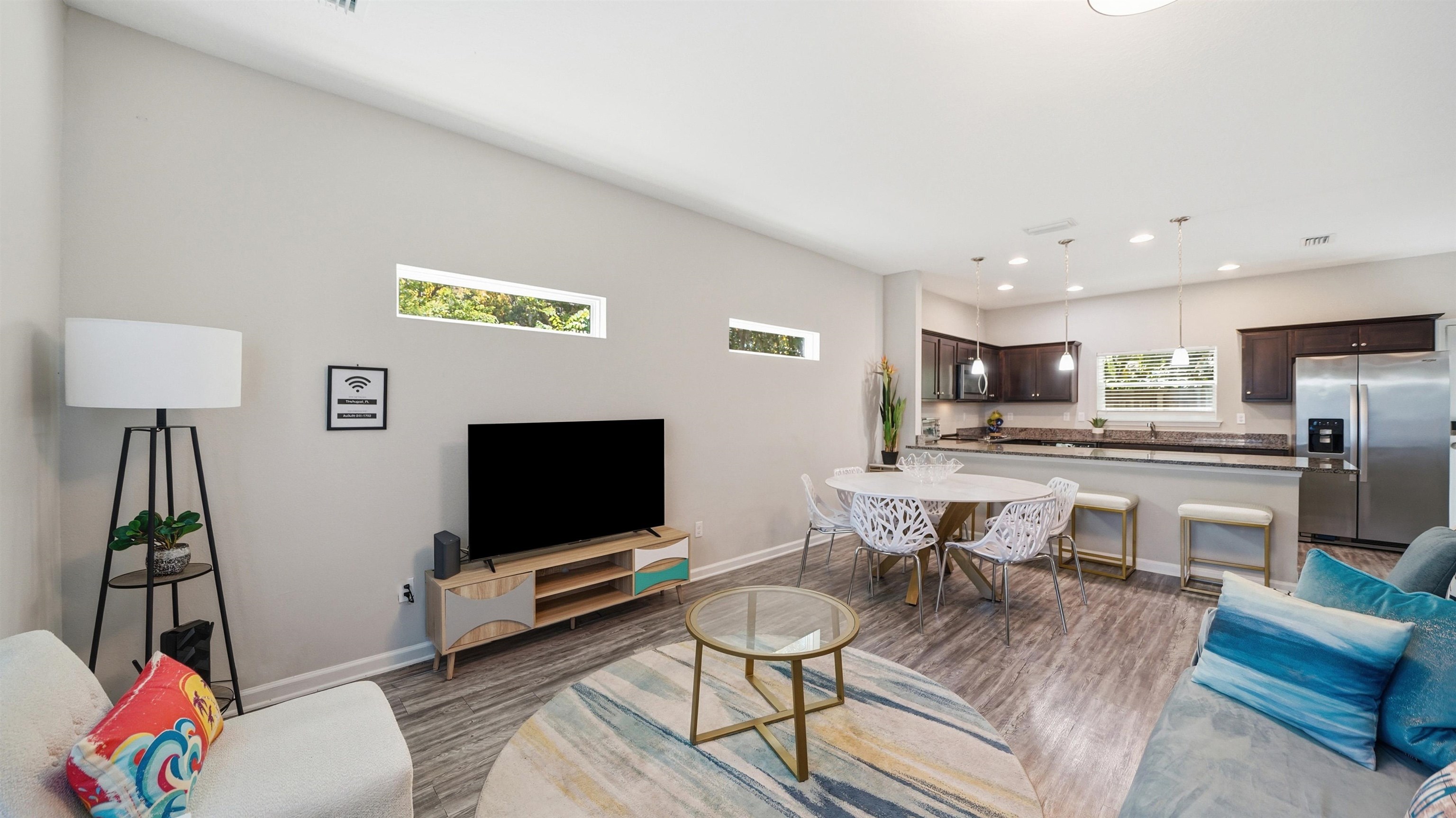 Image 6 of 50 For 241 Columbus St