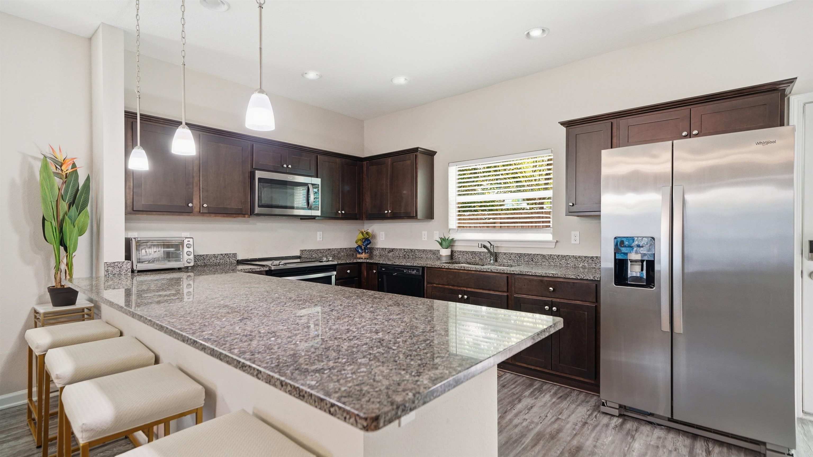 Image 9 of 50 For 241 Columbus St