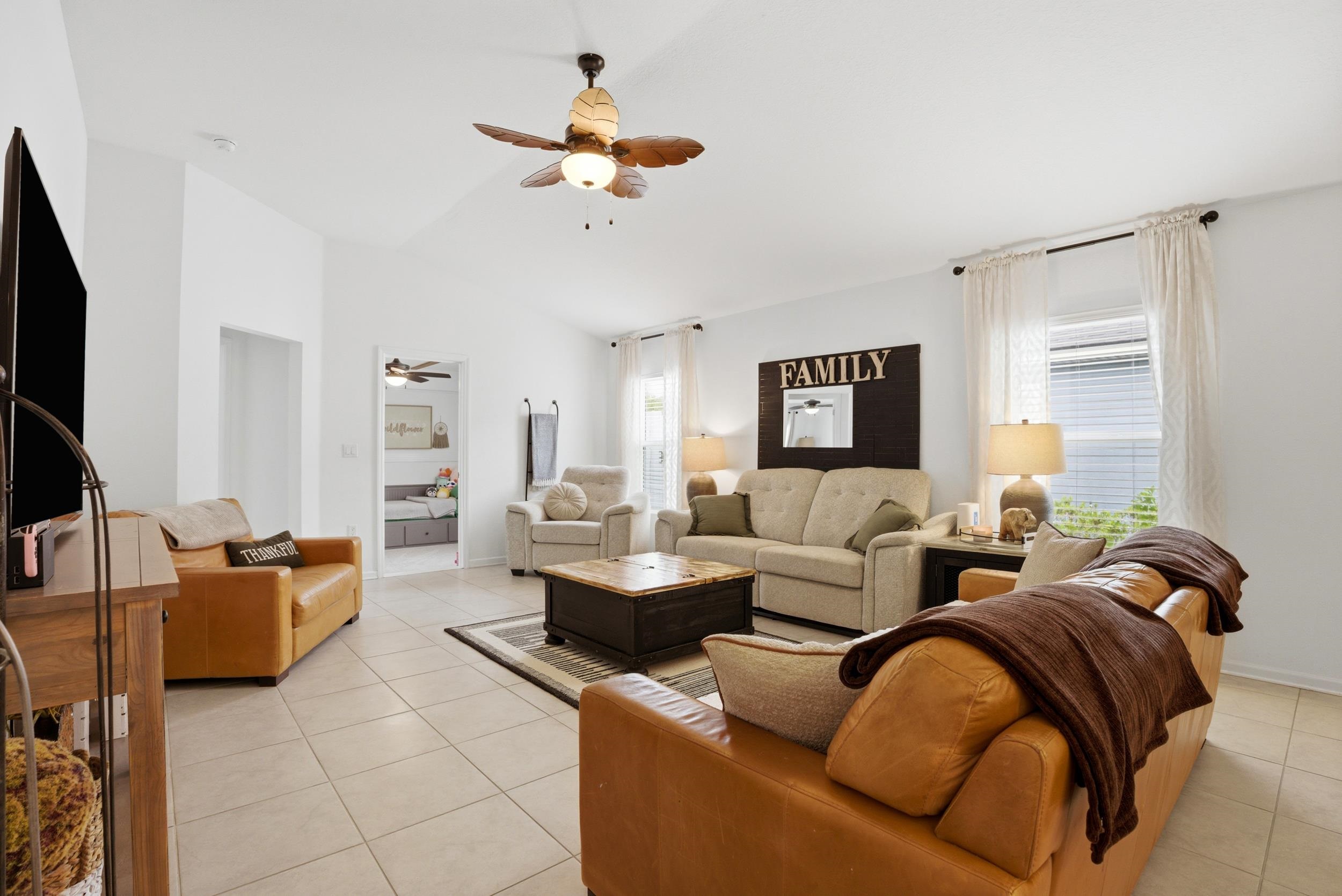 Image 17 of 38 For 52 Newland Ct