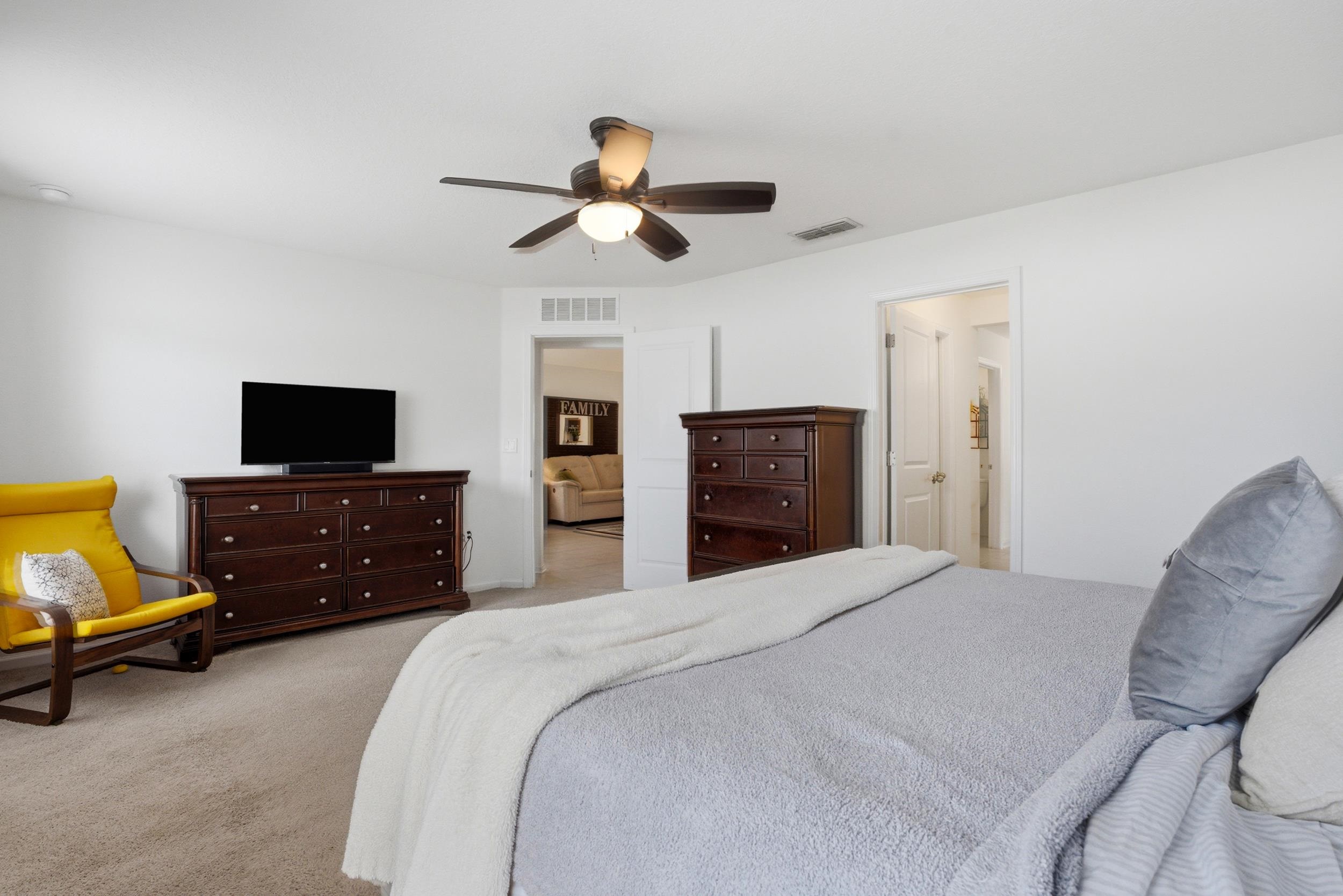 Image 19 of 38 For 52 Newland Ct