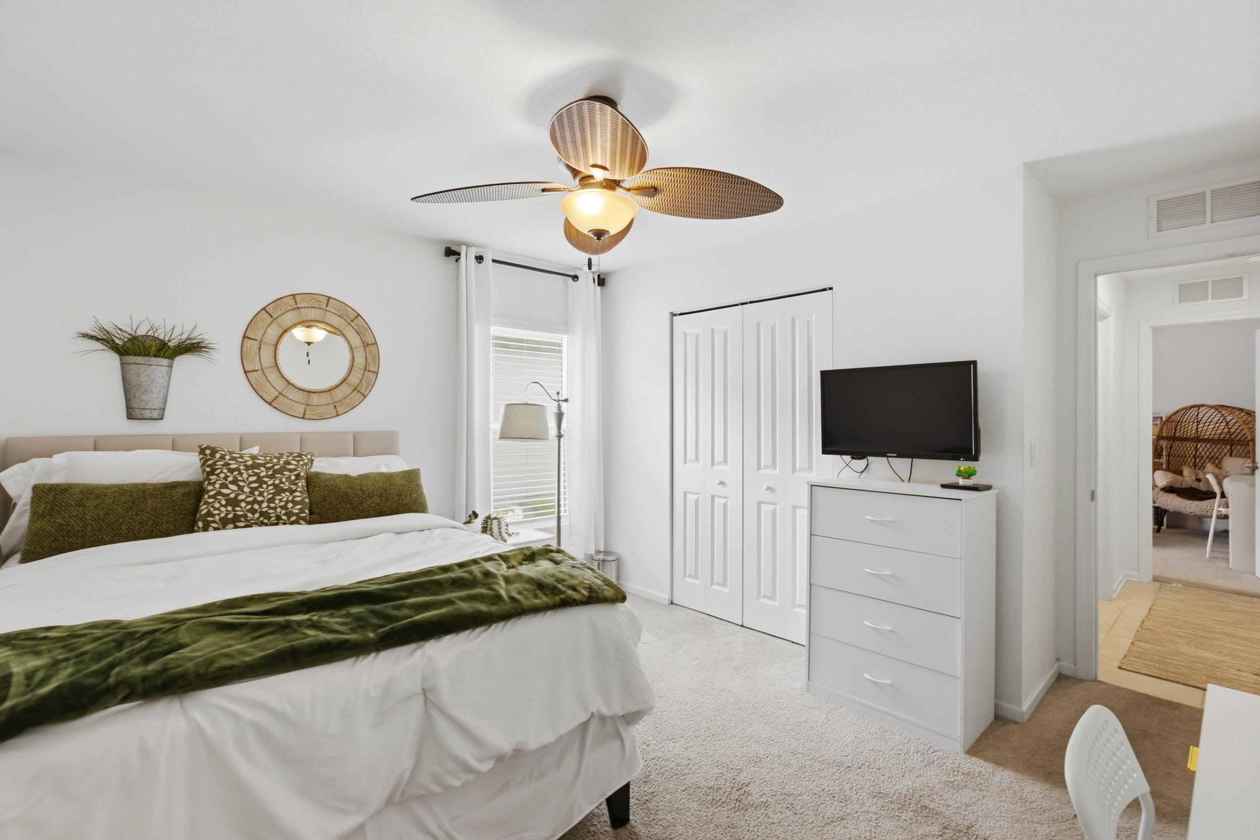 Image 21 of 38 For 52 Newland Ct