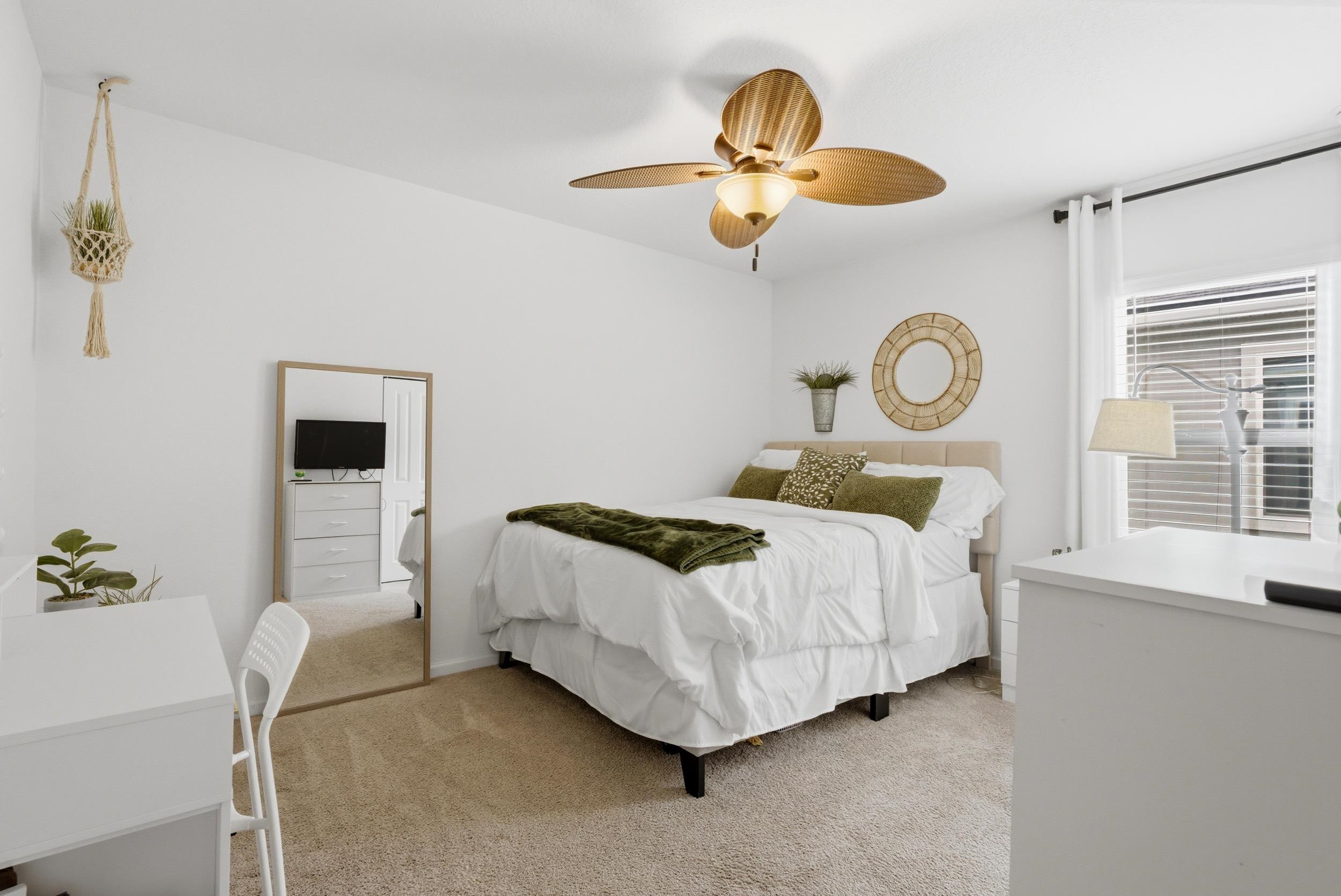 Image 24 of 38 For 52 Newland Ct