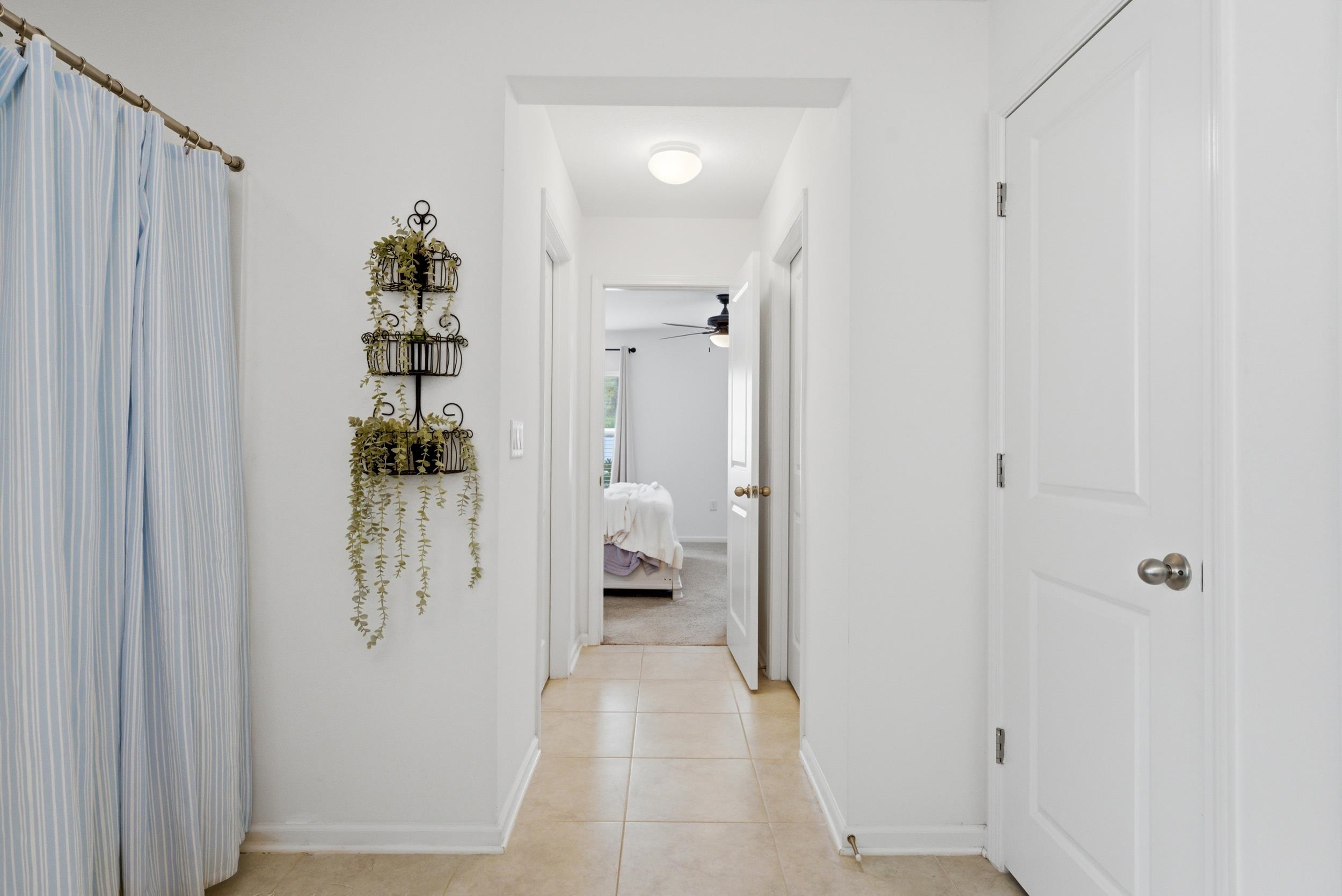 Image 26 of 38 For 52 Newland Ct