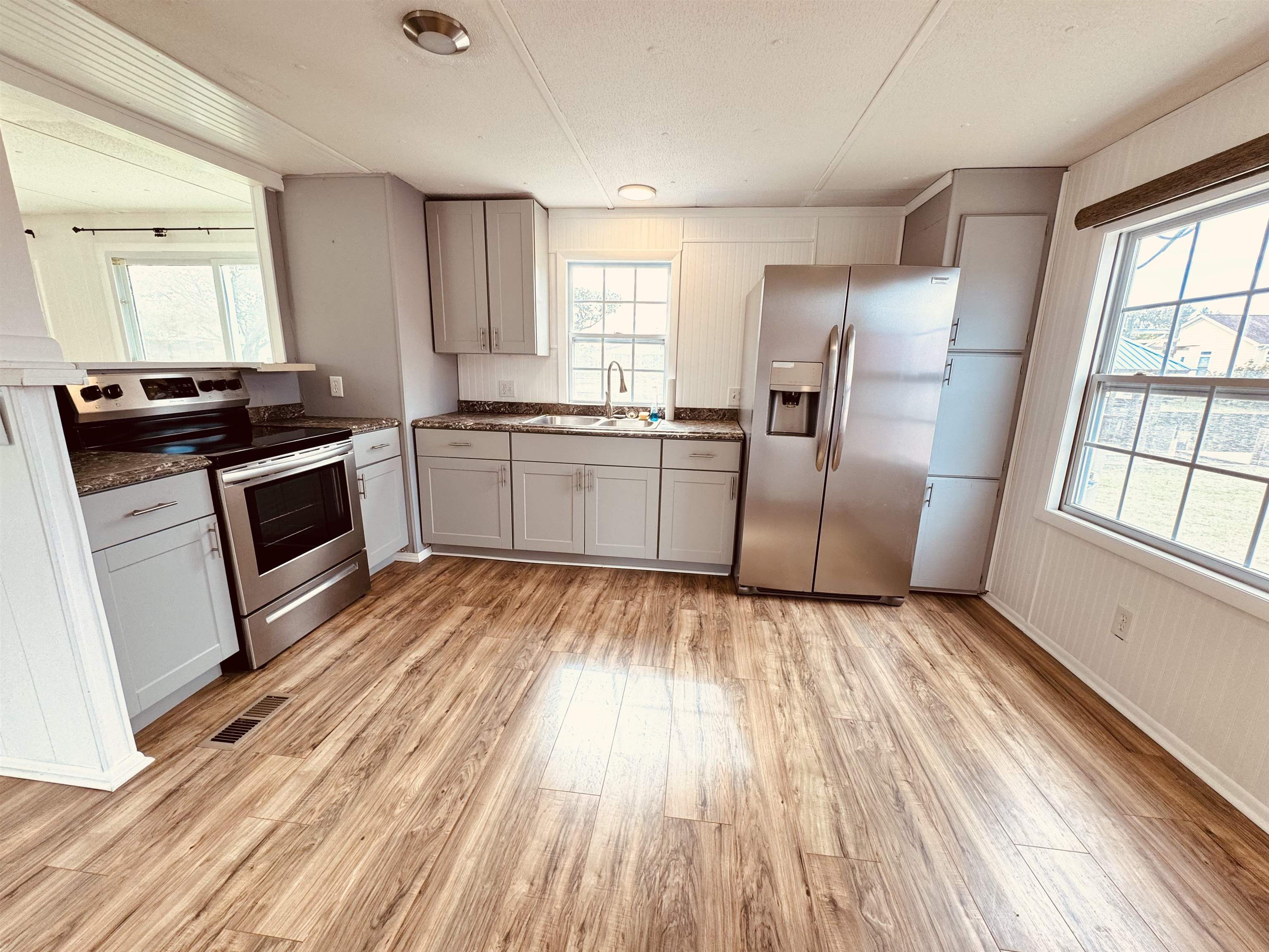 Image 12 of 23 For 267 Basque Road