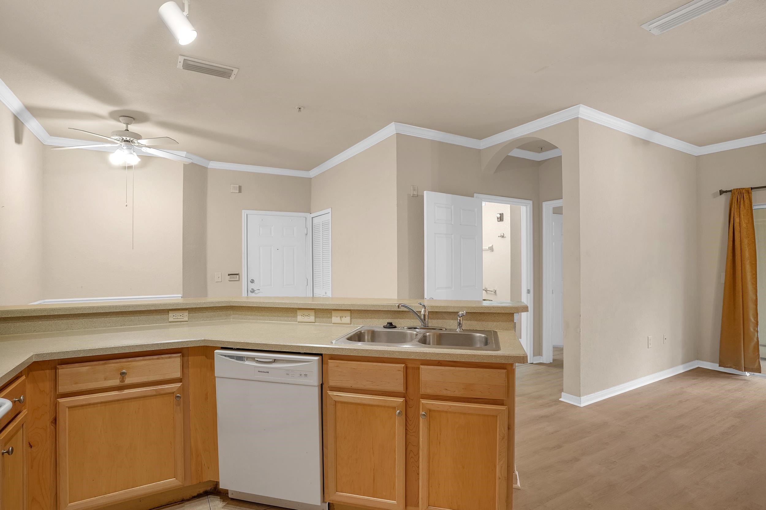 Image 14 of 21 For 225 Old Village Center Cir  4108