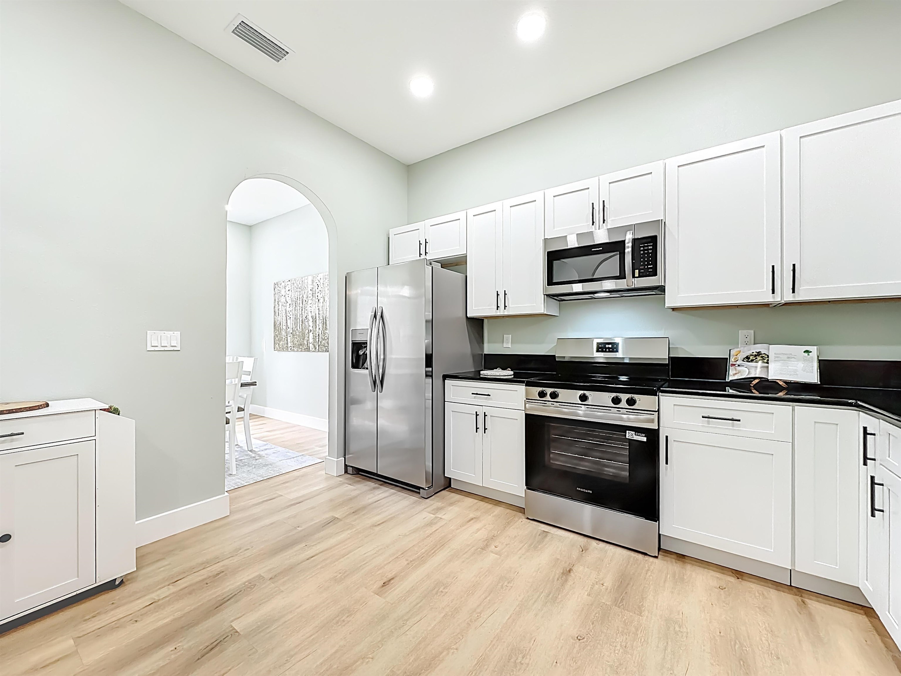 Image 2 of 56 For 328 Summercove Cir