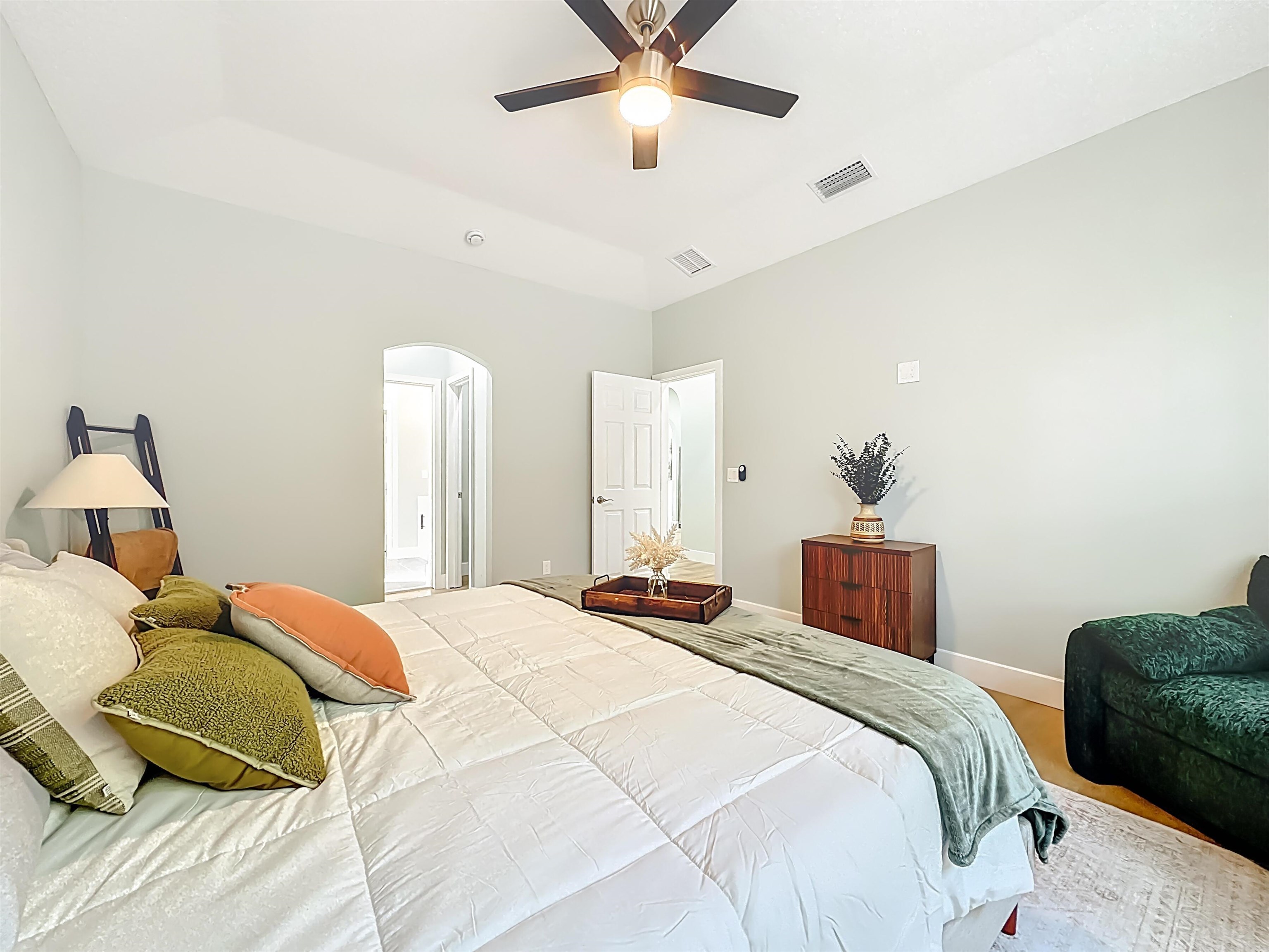 Image 20 of 56 For 328 Summercove Cir