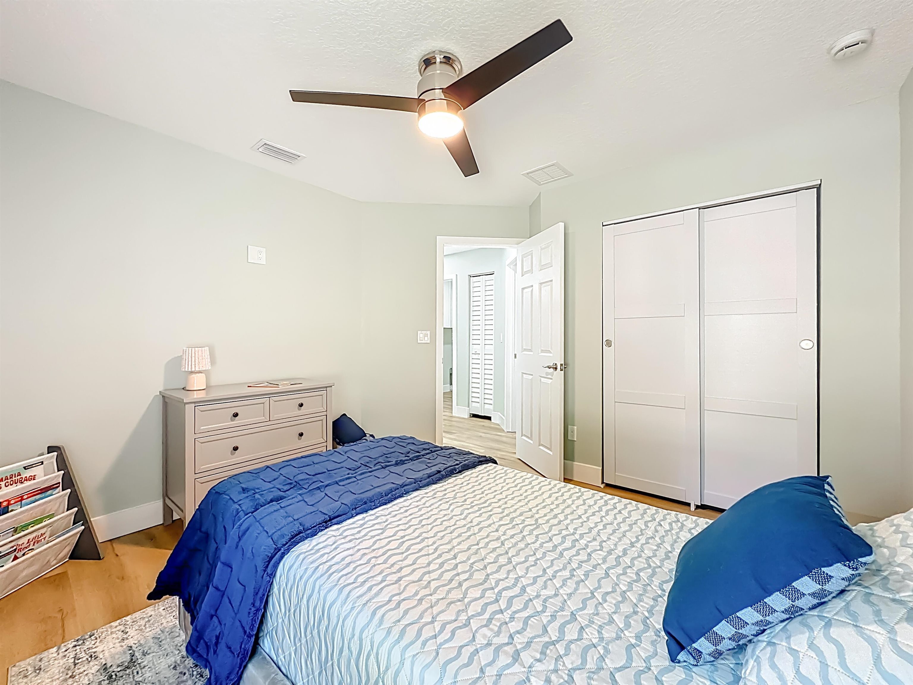 Image 24 of 56 For 328 Summercove Cir