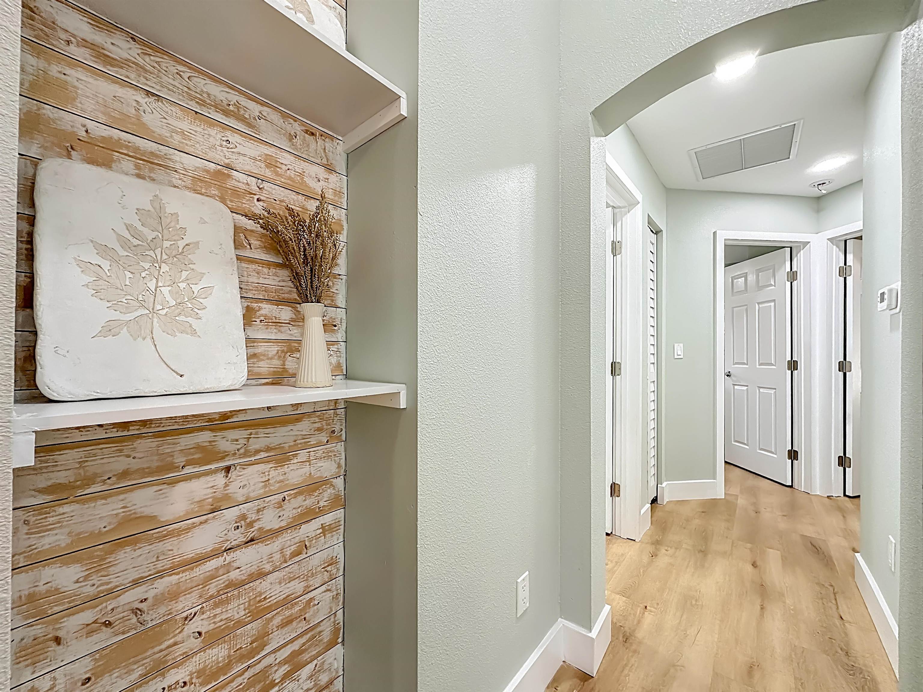 Image 28 of 56 For 328 Summercove Cir