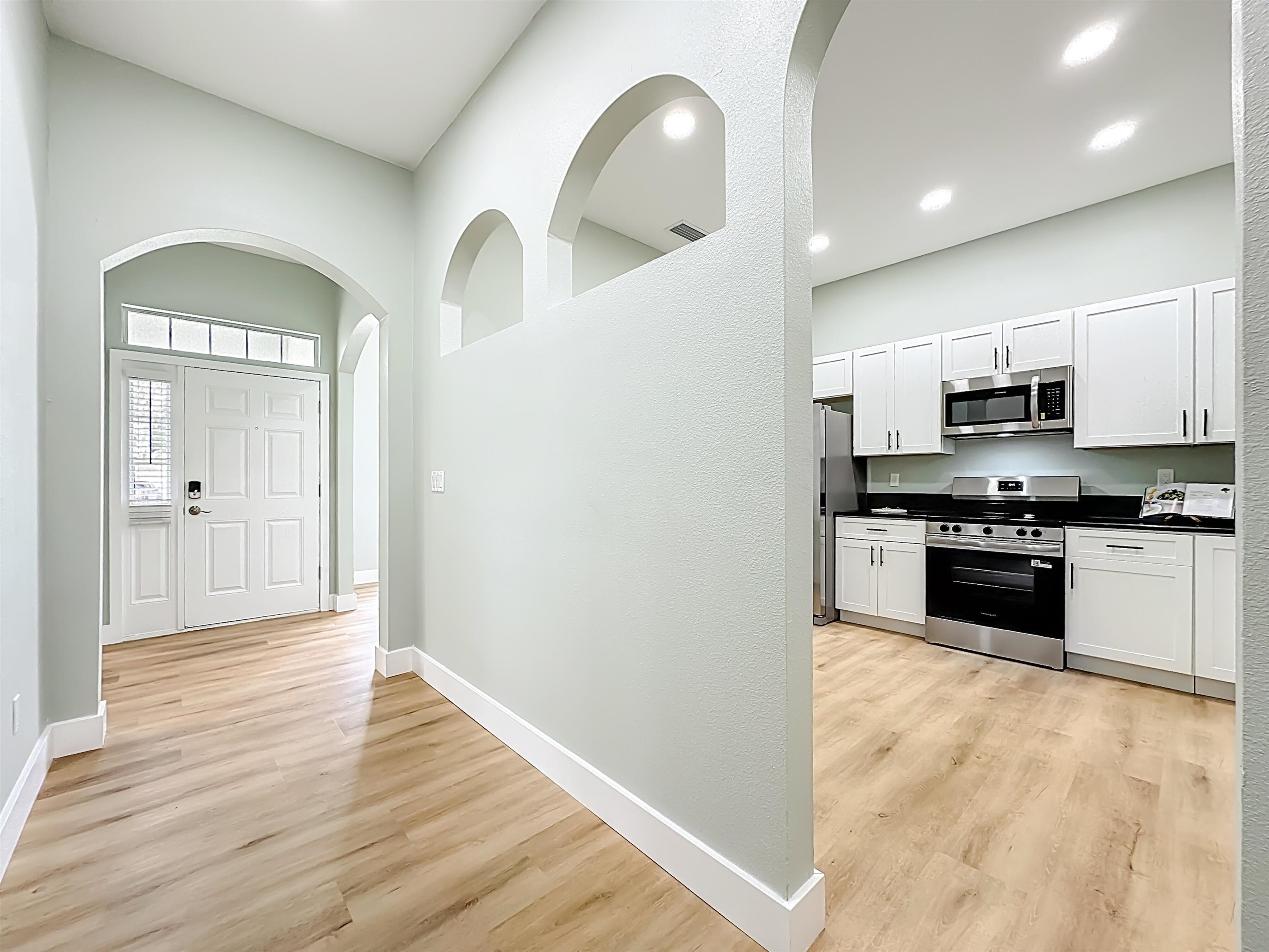 Image 31 of 56 For 328 Summercove Cir