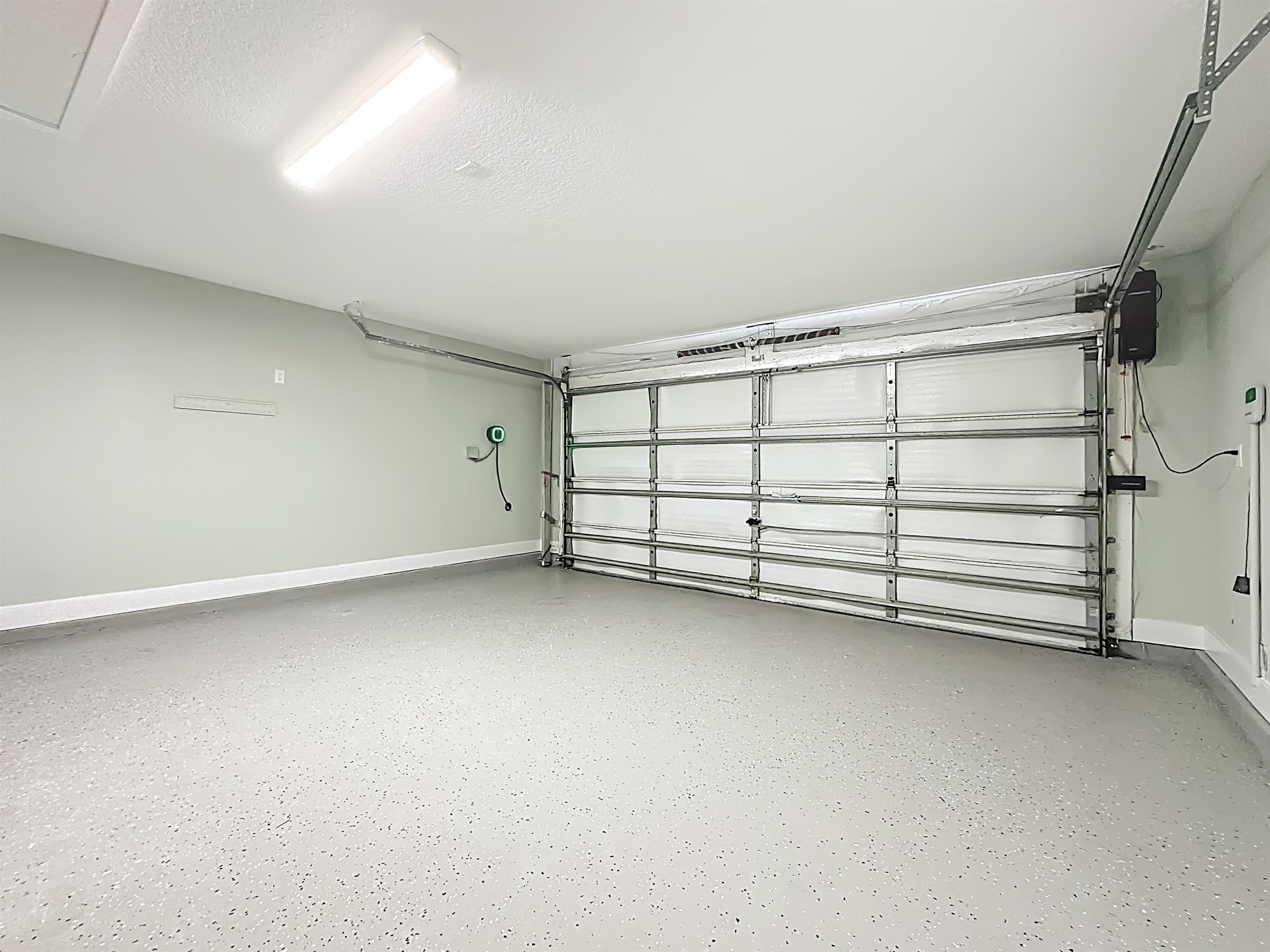 Image 33 of 56 For 328 Summercove Cir