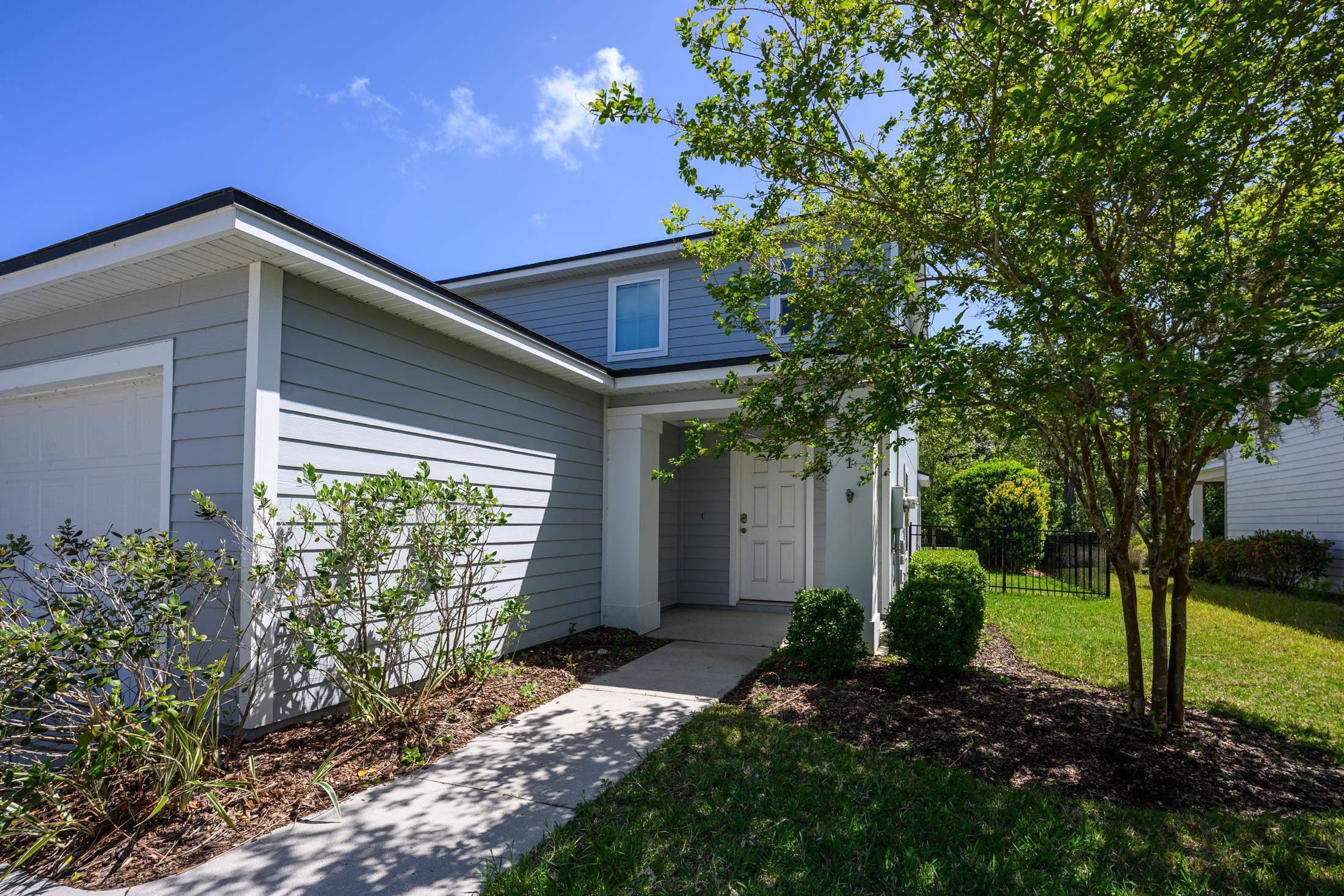 Image 3 of 69 For 451 Sawmill Landing Dr