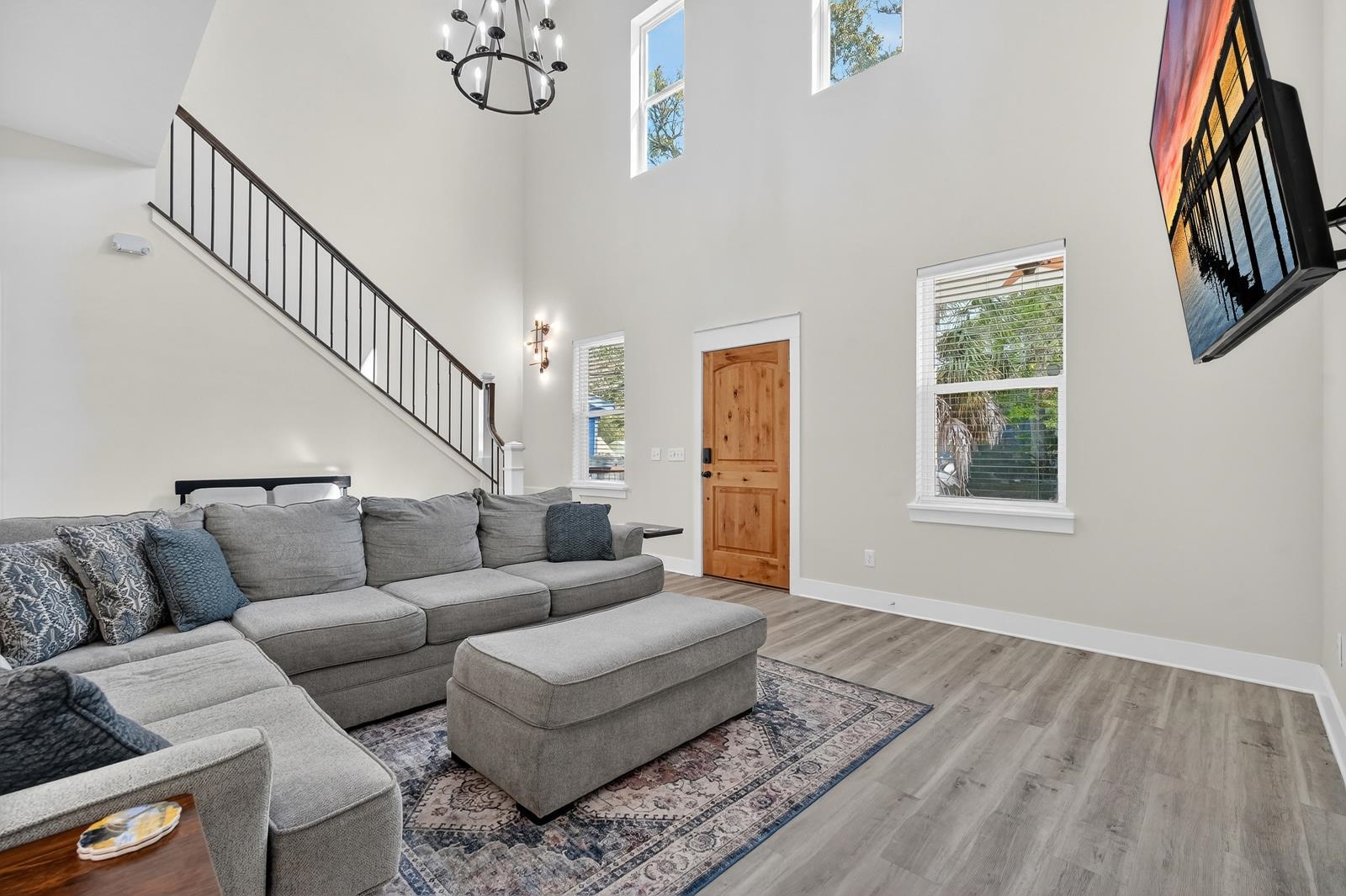 Image 10 of 70 For 70 Oneida St