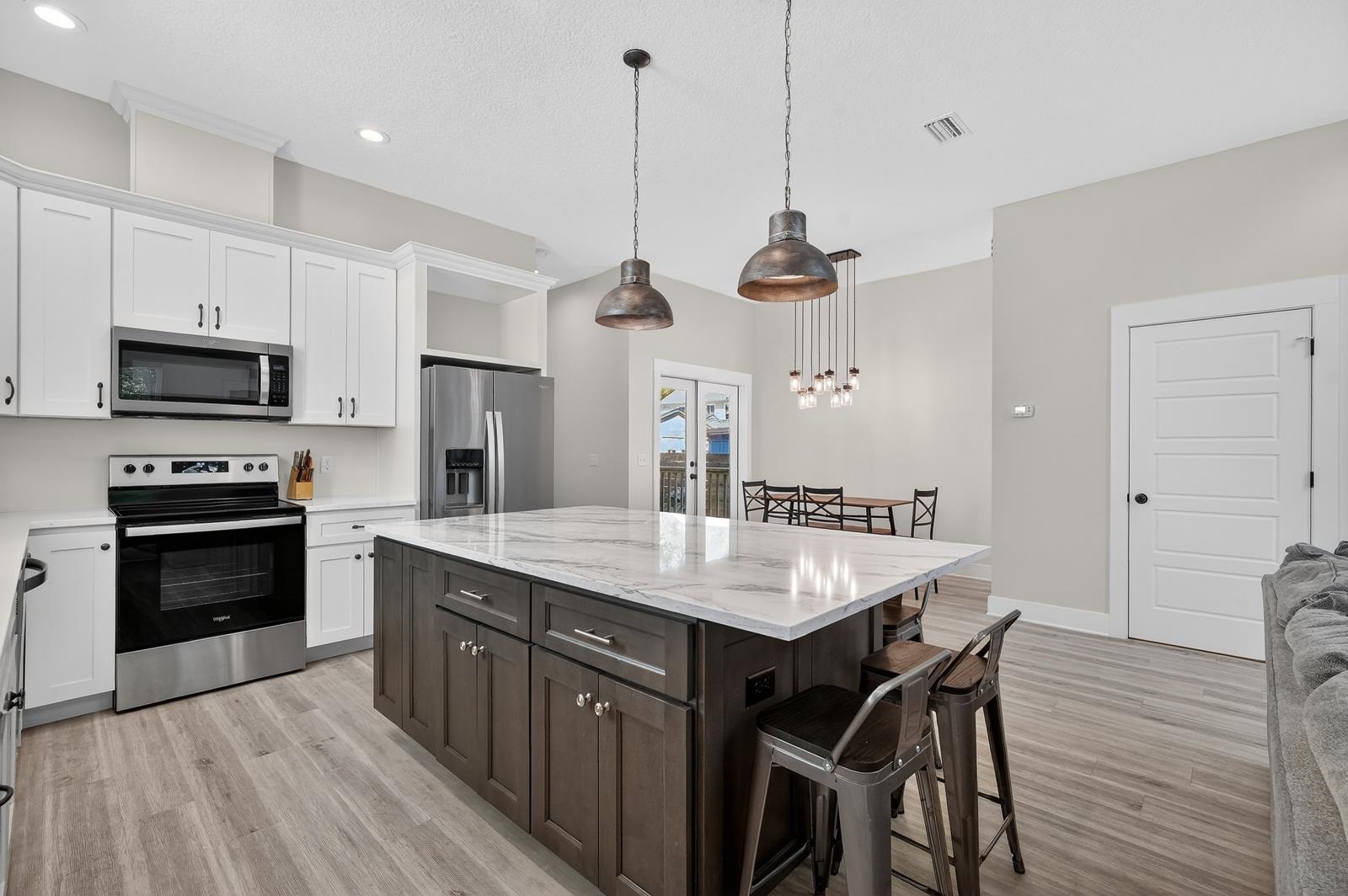 Image 16 of 70 For 70 Oneida St