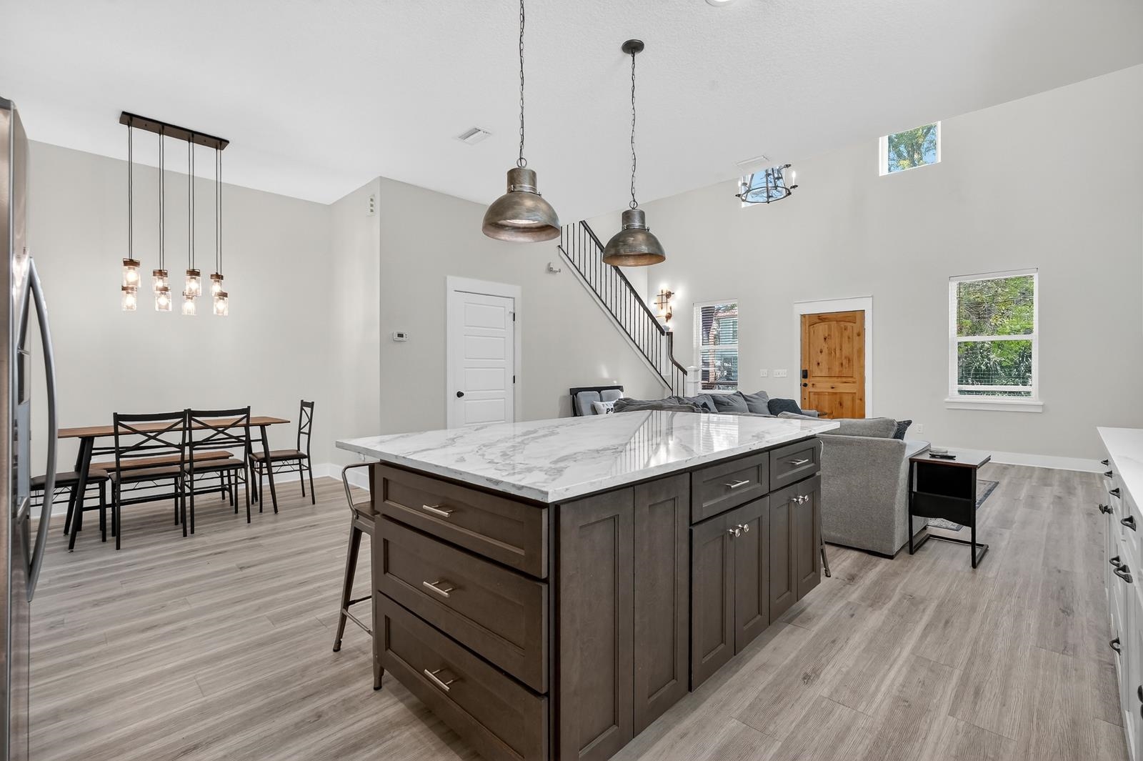 Image 17 of 70 For 70 Oneida St