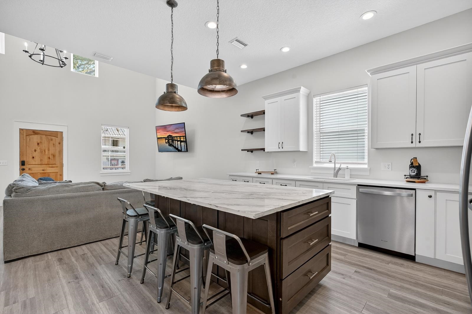 Image 19 of 70 For 70 Oneida St