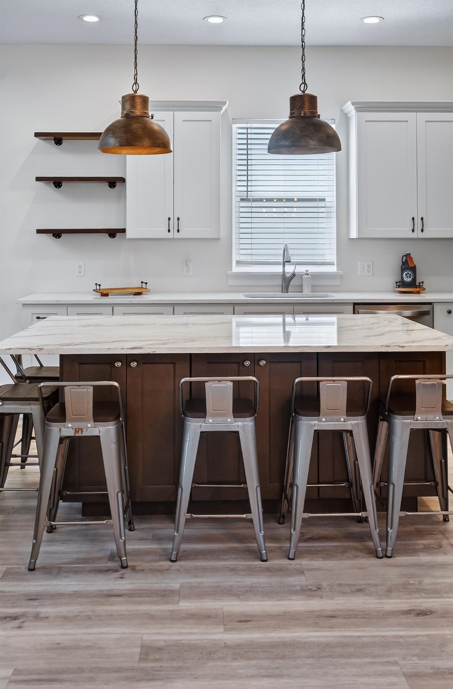 Image 22 of 70 For 70 Oneida St