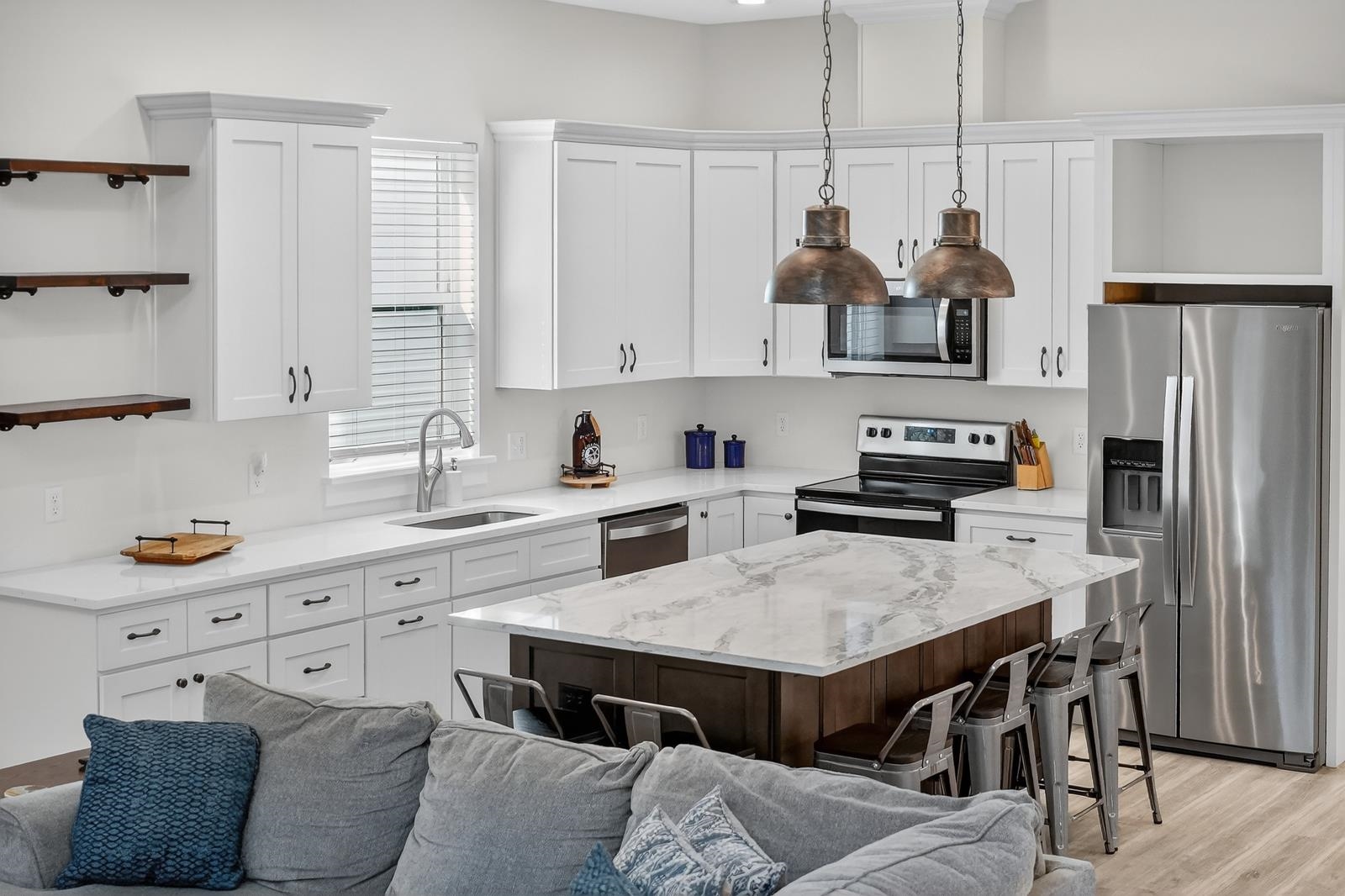 Image 23 of 70 For 70 Oneida St