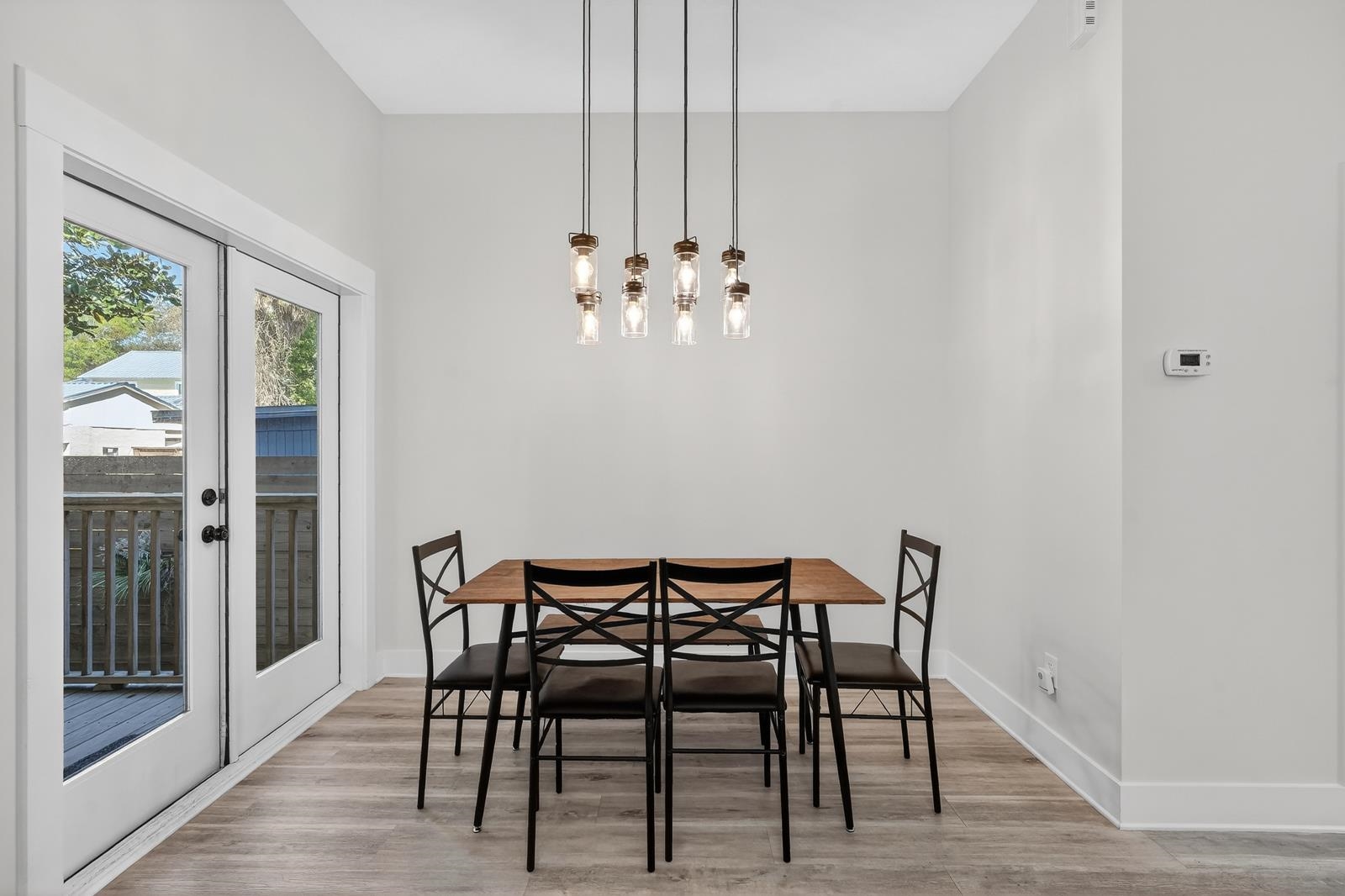 Image 24 of 70 For 70 Oneida St