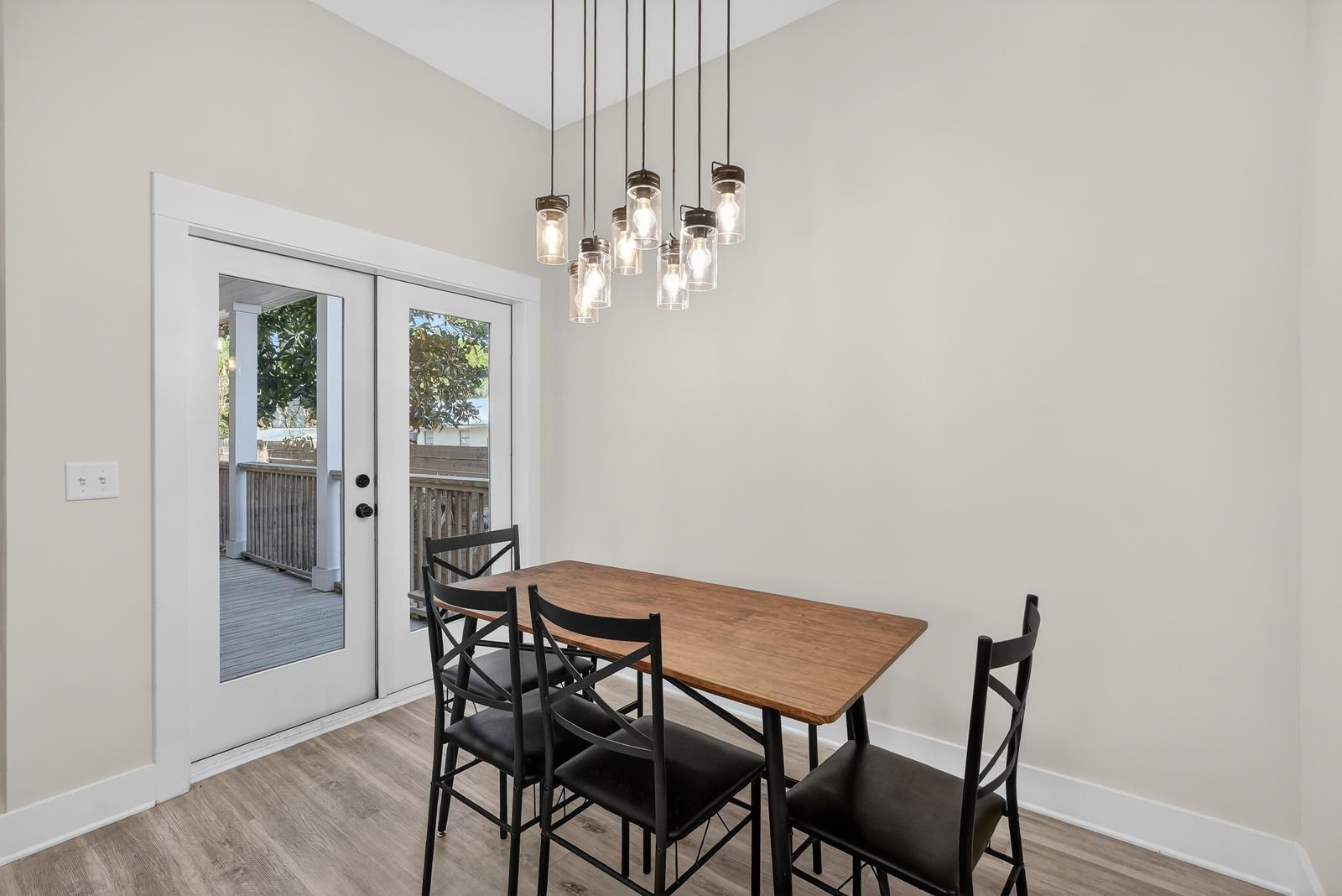 Image 26 of 70 For 70 Oneida St