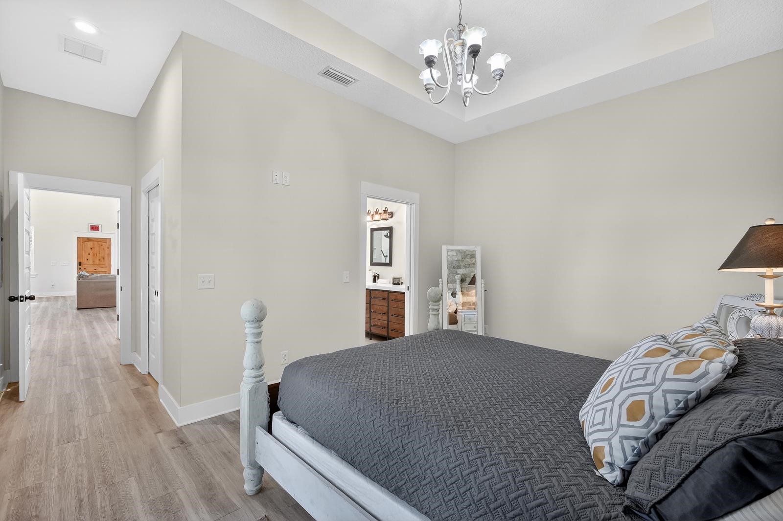 Image 28 of 70 For 70 Oneida St