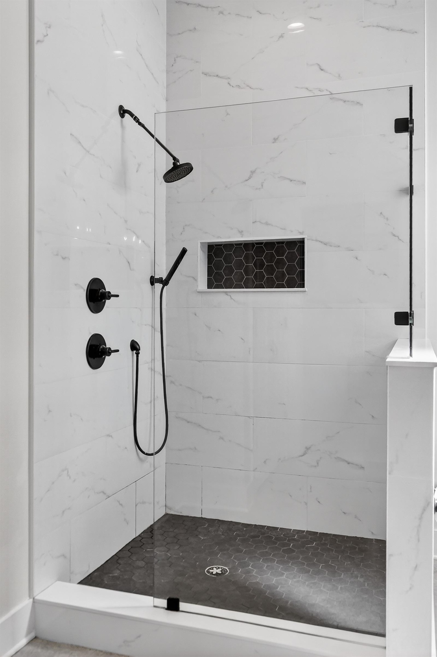 Image 31 of 70 For 70 Oneida St