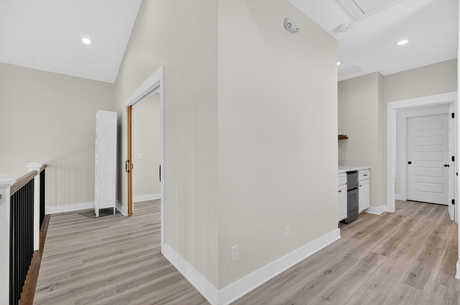 Image 35 of 70 For 70 Oneida St