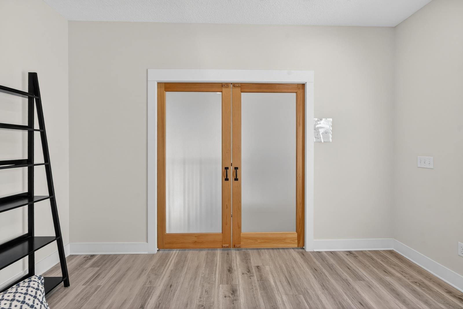 Image 39 of 70 For 70 Oneida St