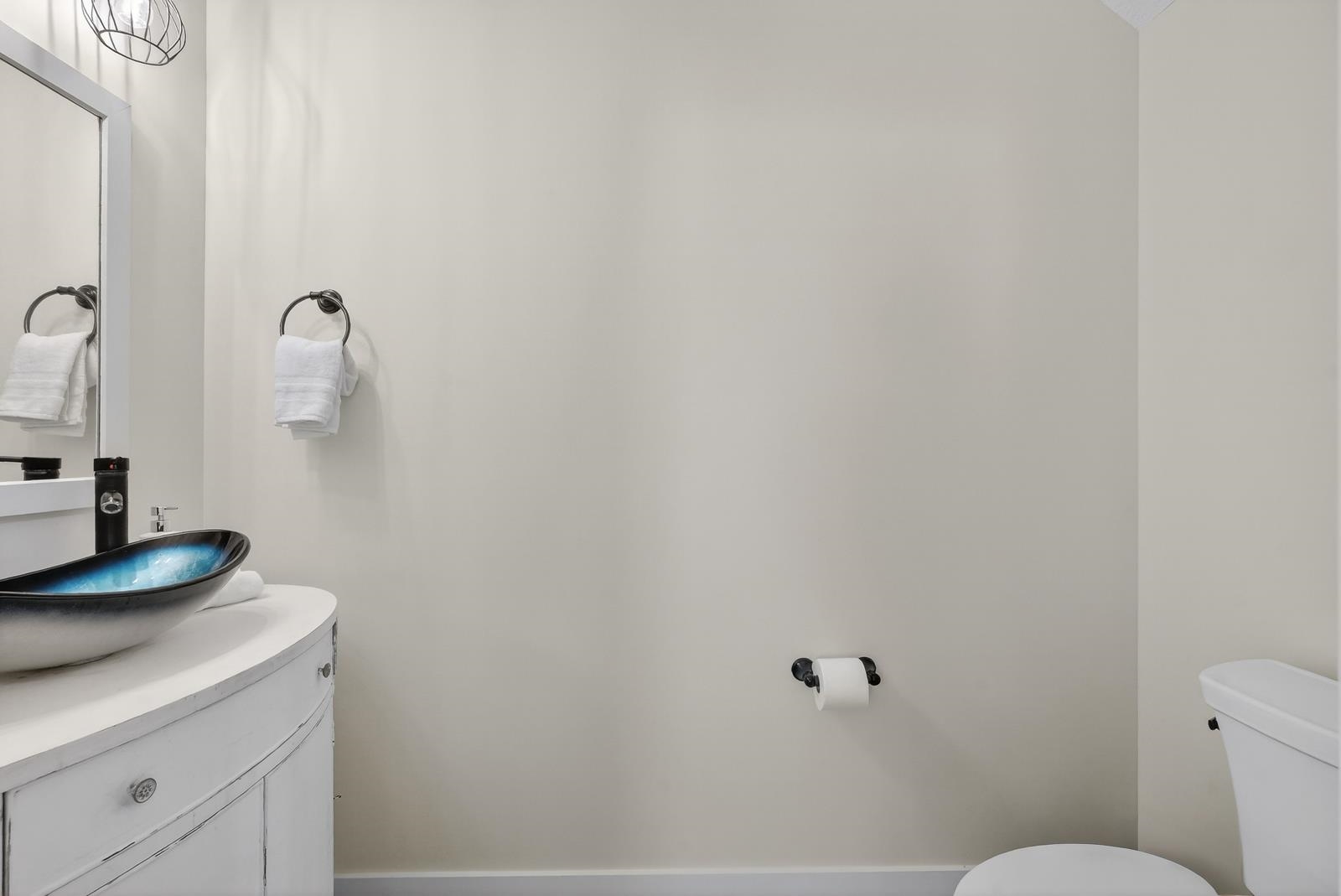 Image 45 of 70 For 70 Oneida St