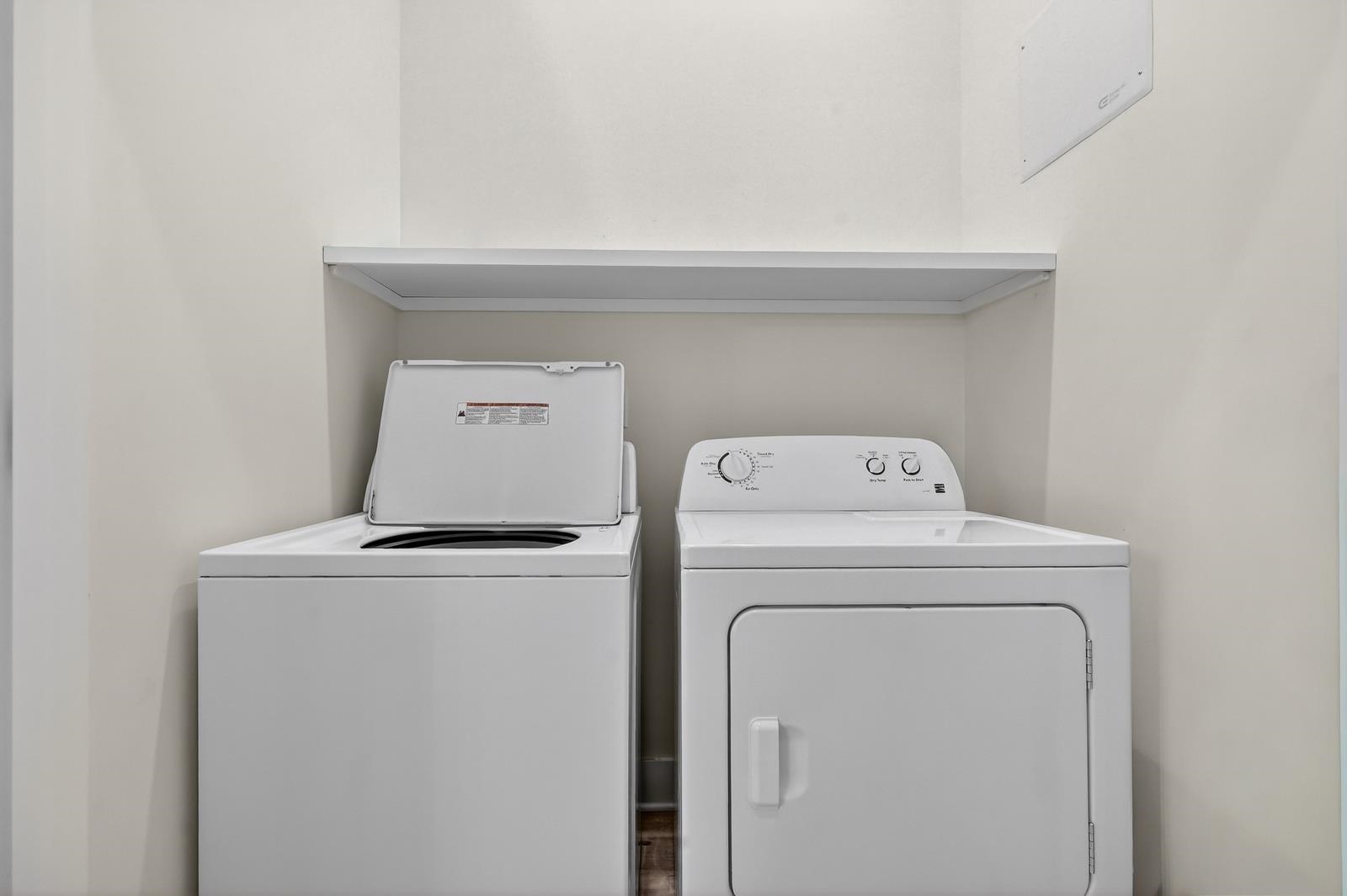 Image 47 of 70 For 70 Oneida St