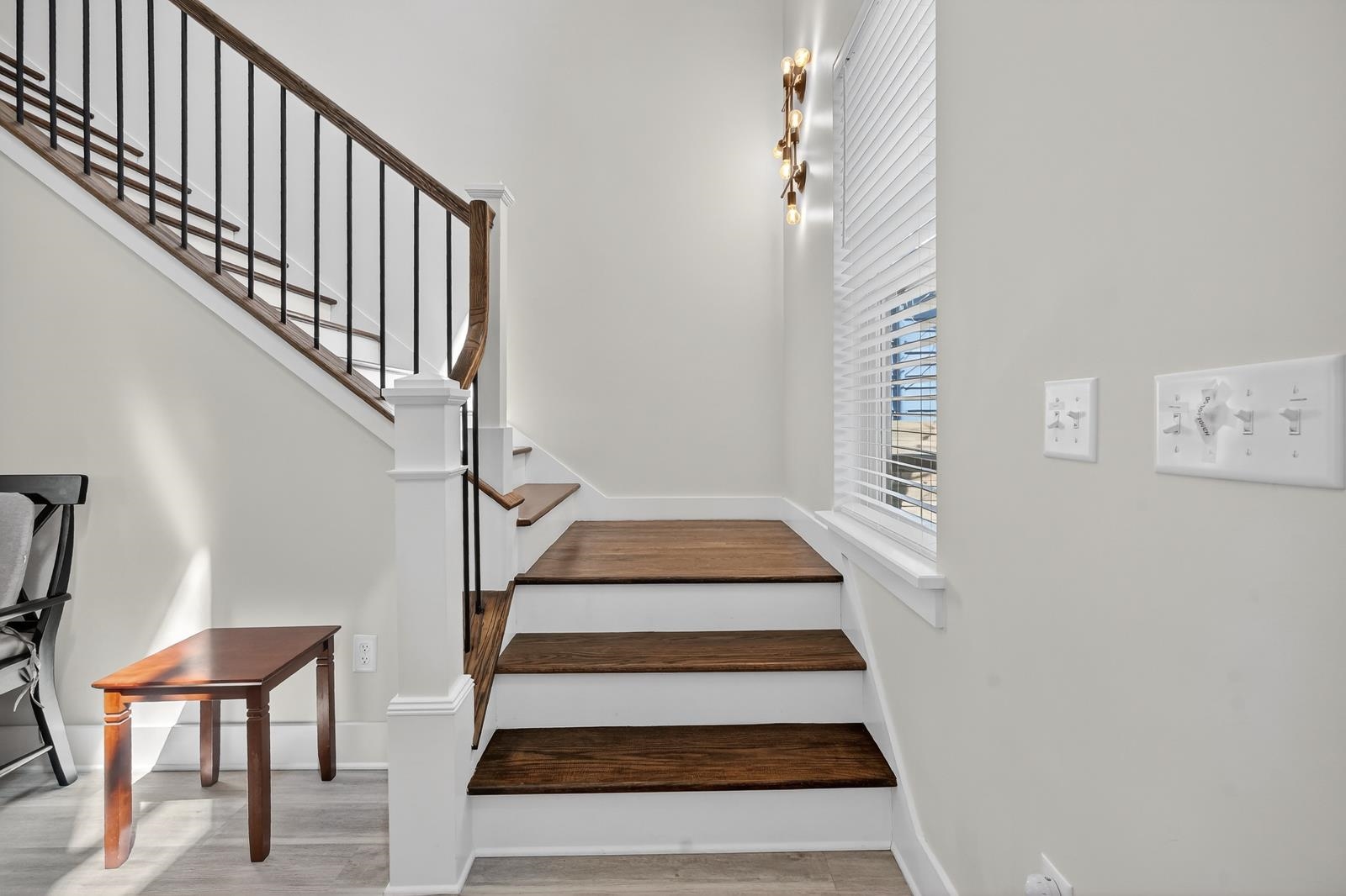 Image 8 of 70 For 70 Oneida St