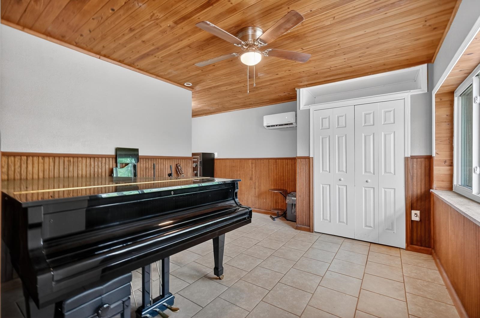 Image 13 of 72 For 5301 Church Rd