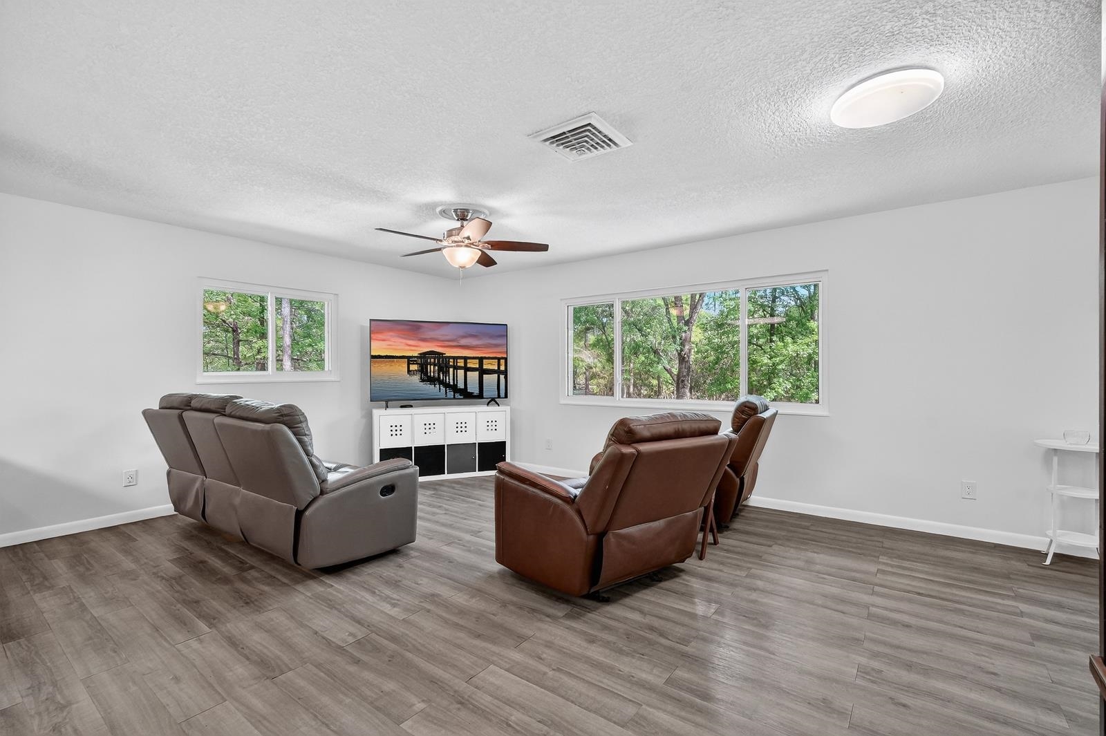 Image 19 of 72 For 5301 Church Rd