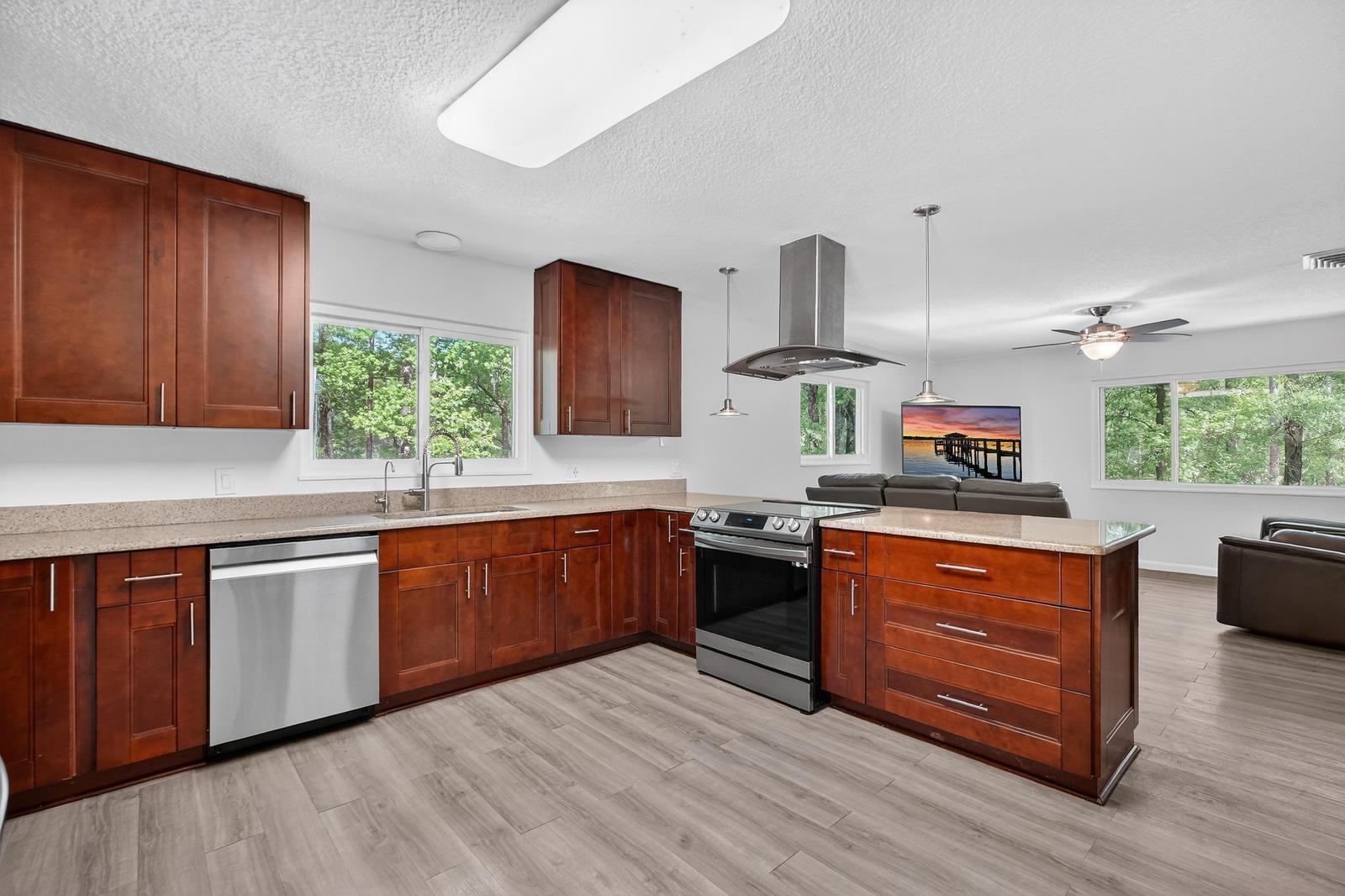 Image 24 of 72 For 5301 Church Rd