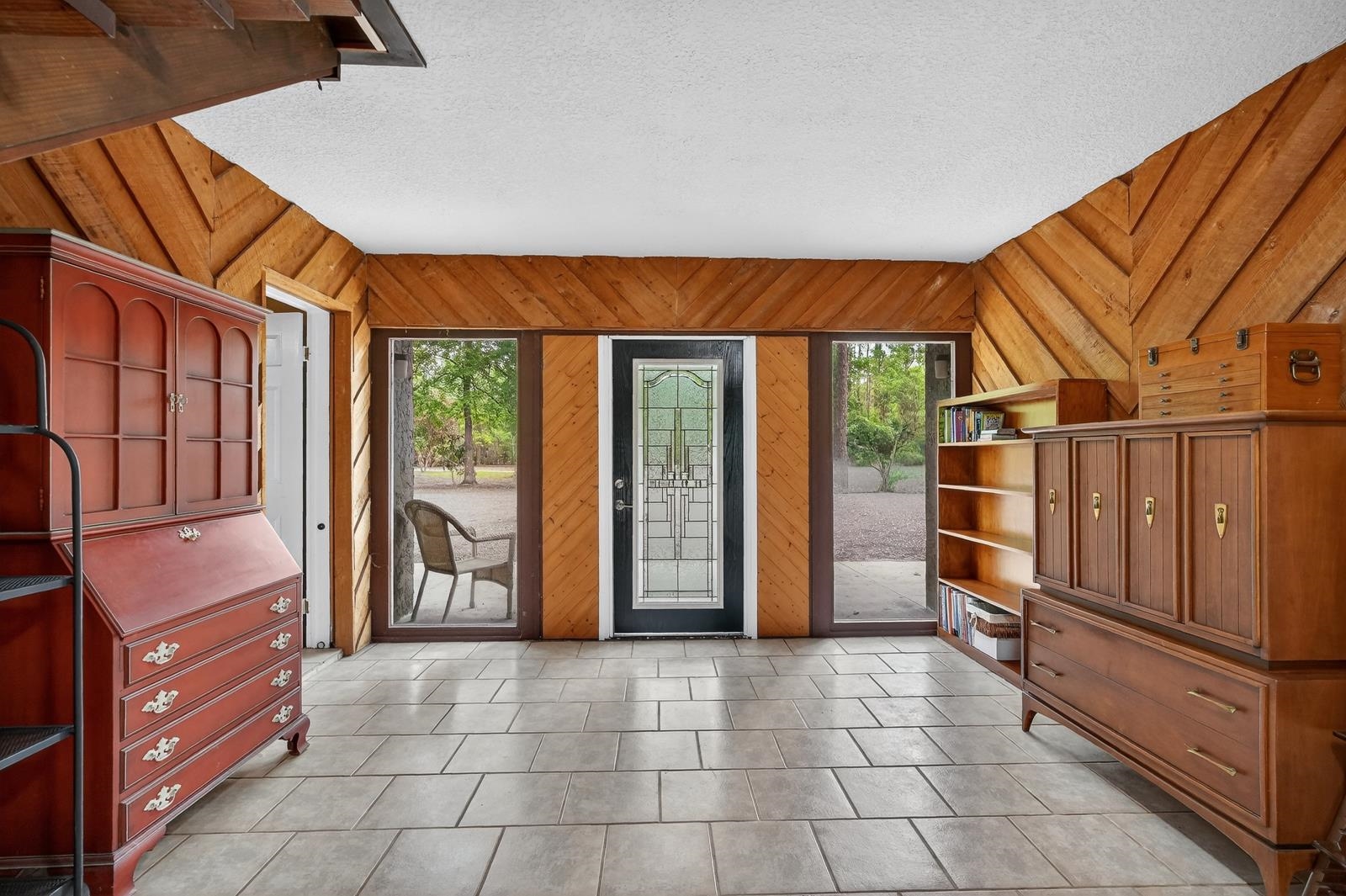 Image 9 of 72 For 5301 Church Rd