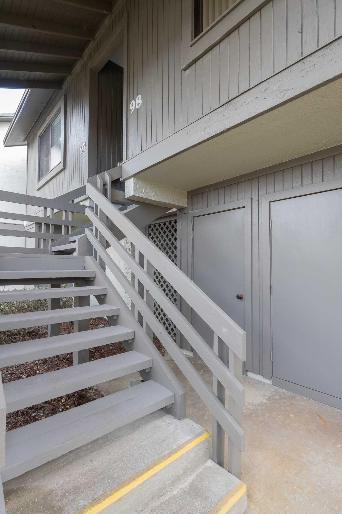 Image 10 of 79 For 98 Village Del Lago Cir