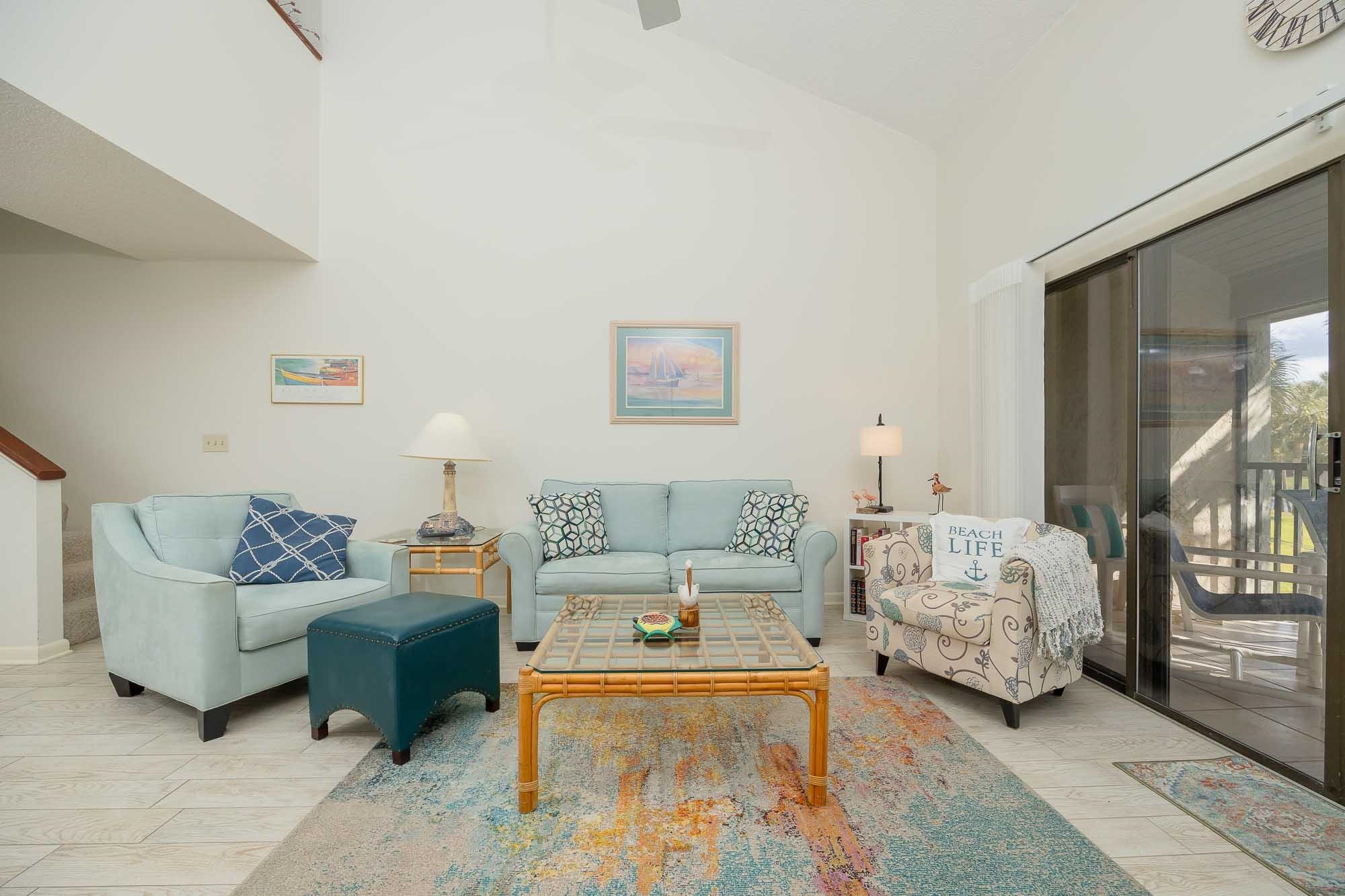 Image 15 of 79 For 98 Village Del Lago Cir