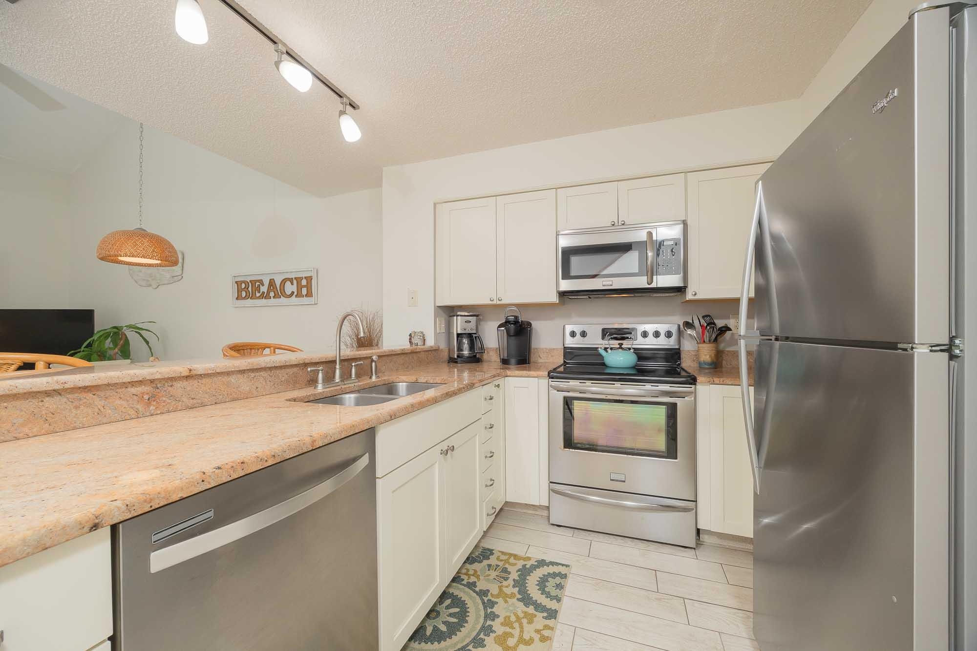 Image 22 of 79 For 98 Village Del Lago Cir